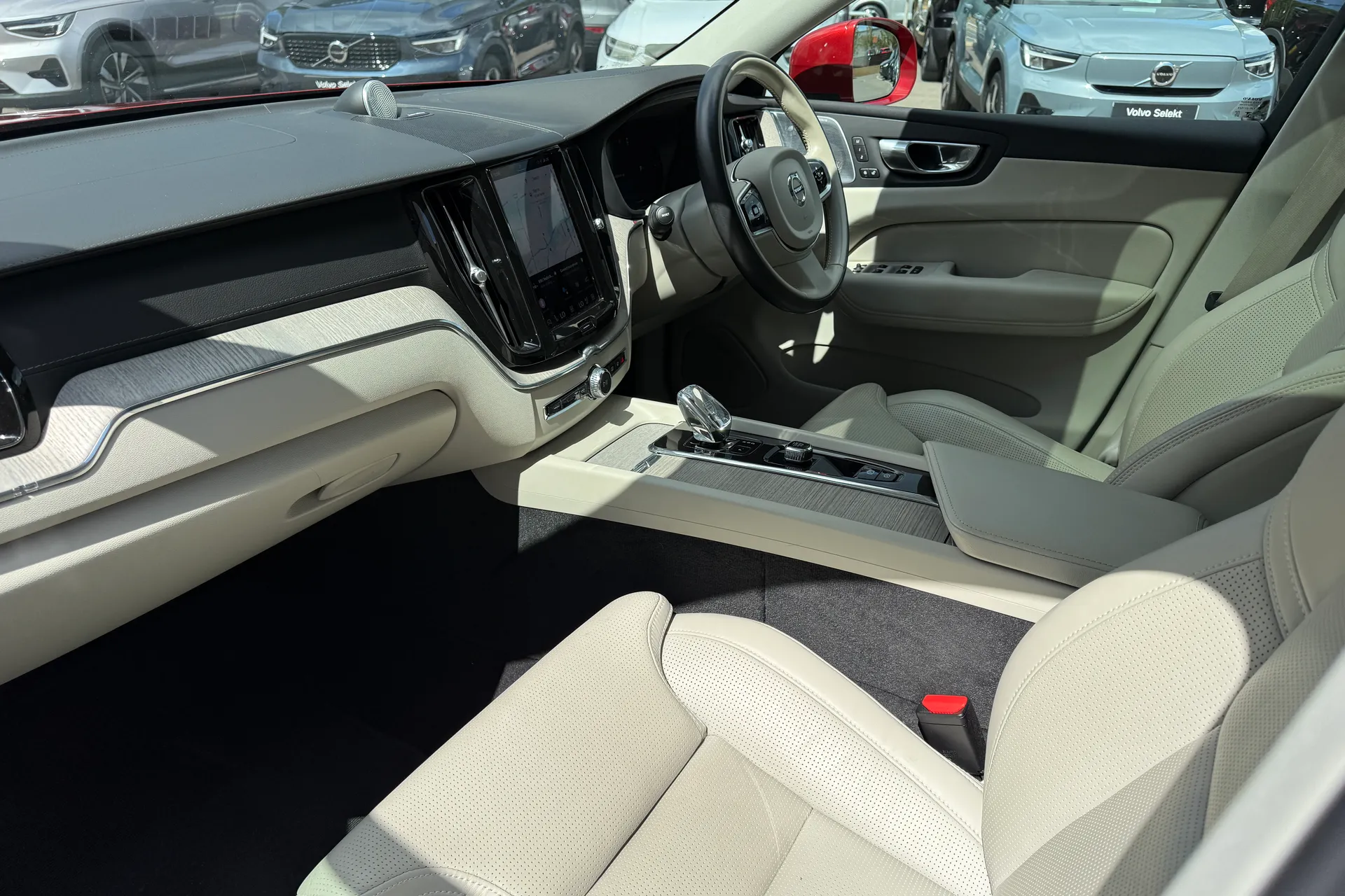 Volvo XC60 thumbnail image number 28