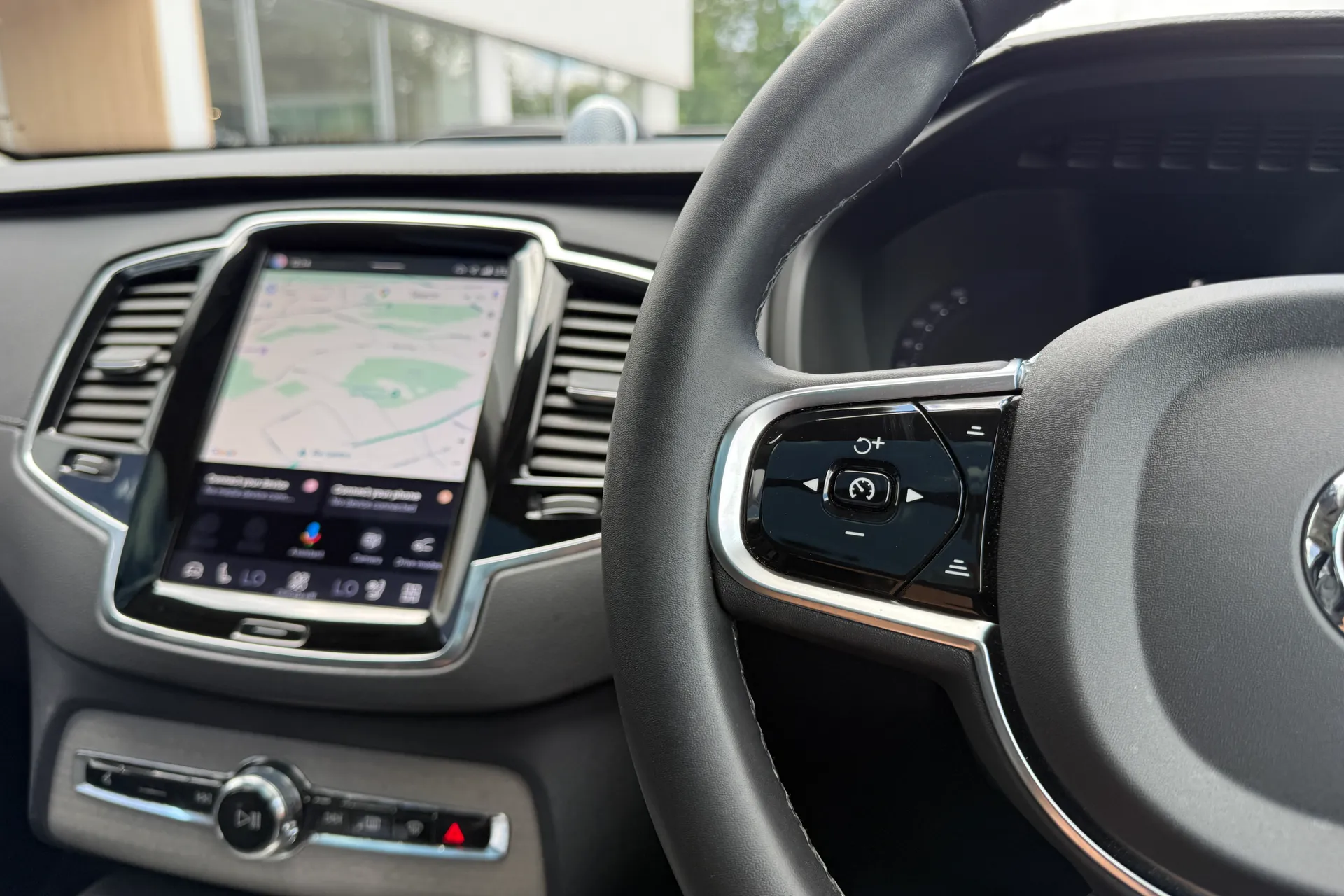 Volvo XC90 thumbnail image number 37