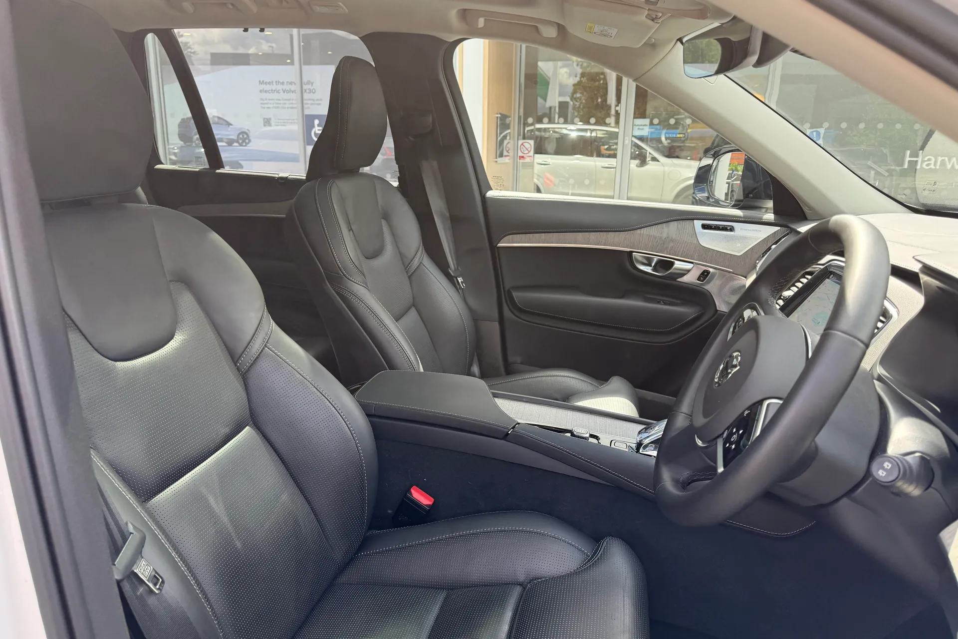 Volvo XC90 thumbnail image number 28