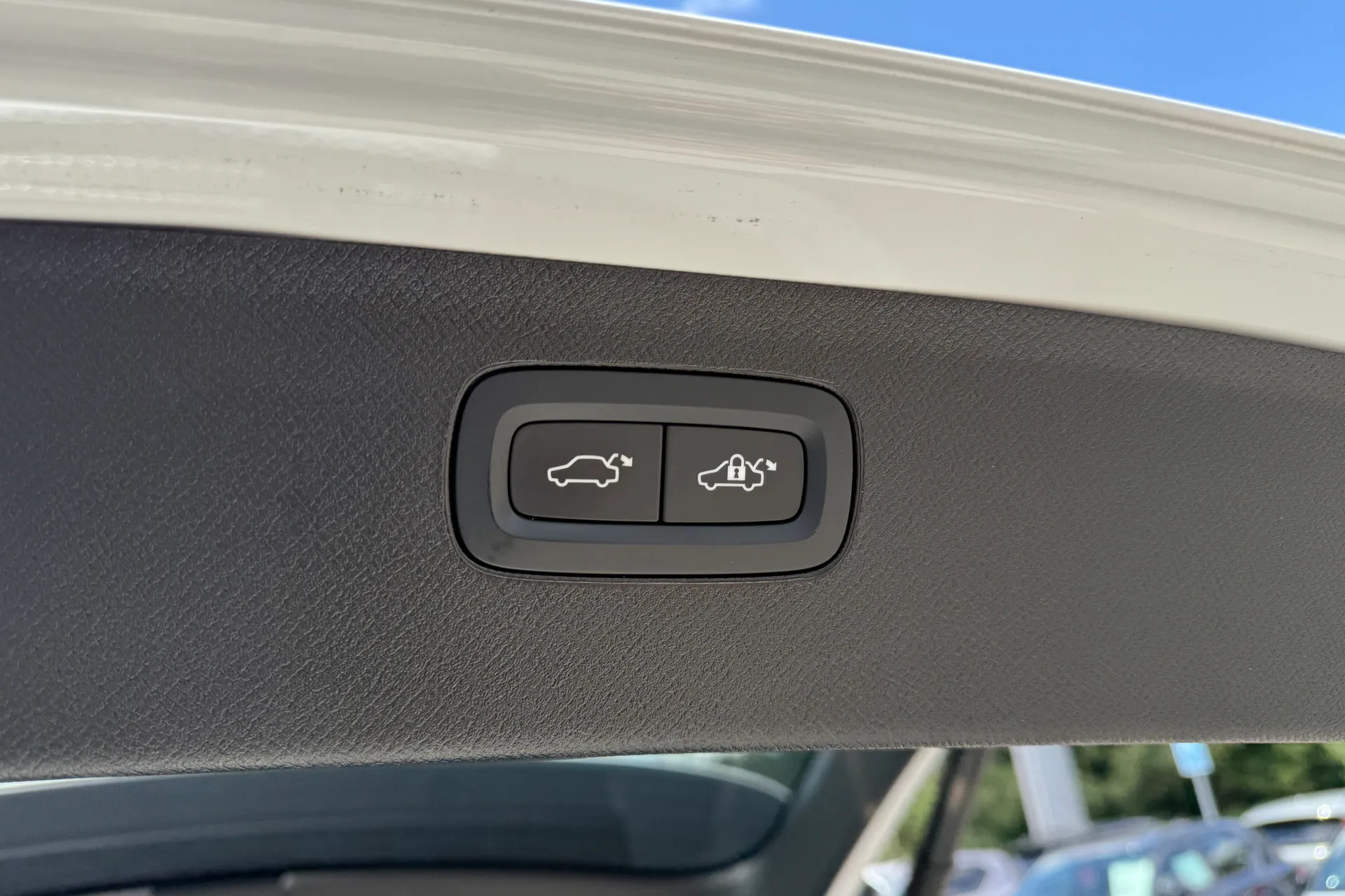 Volvo XC90 thumbnail image number 24