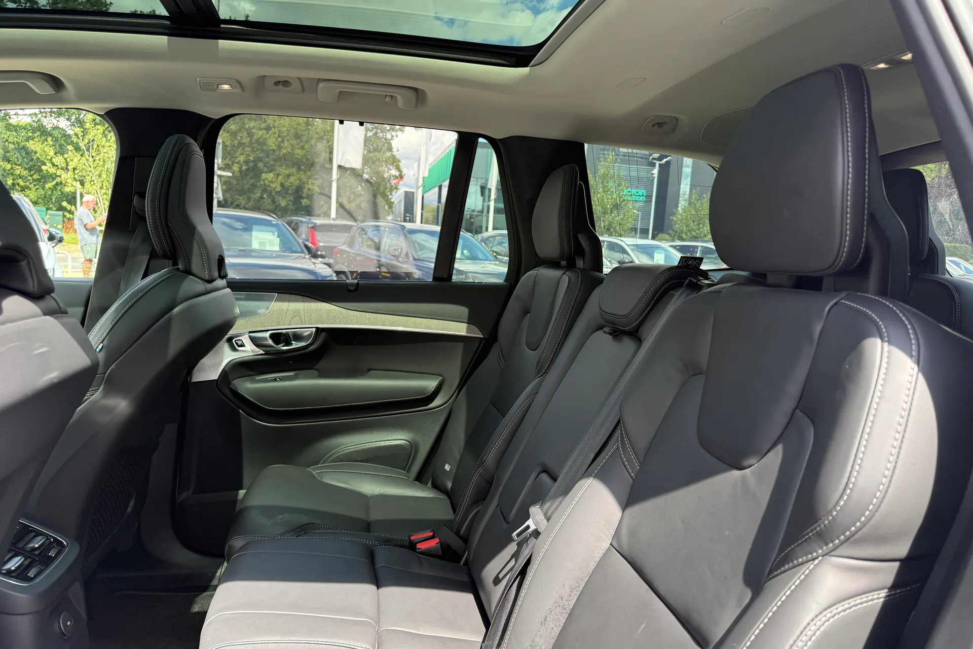 Volvo XC90 thumbnail image number 32