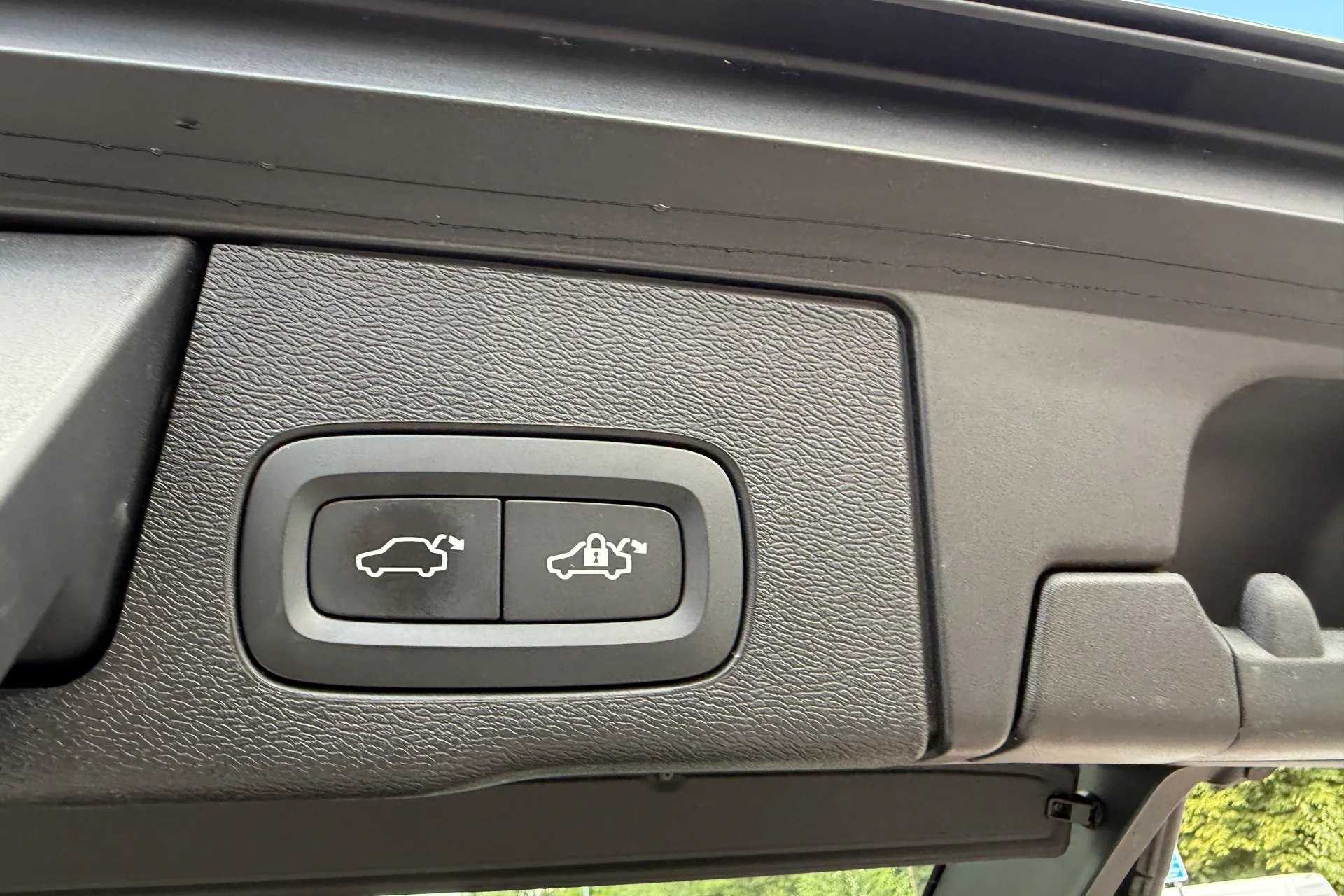 Volvo XC60 thumbnail image number 21