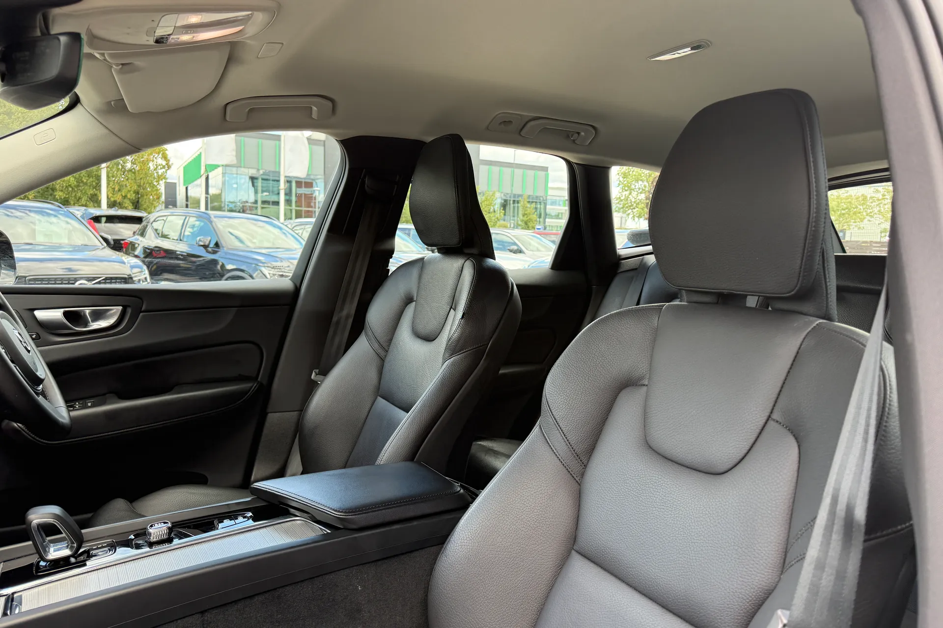 Volvo XC60 thumbnail image number 28