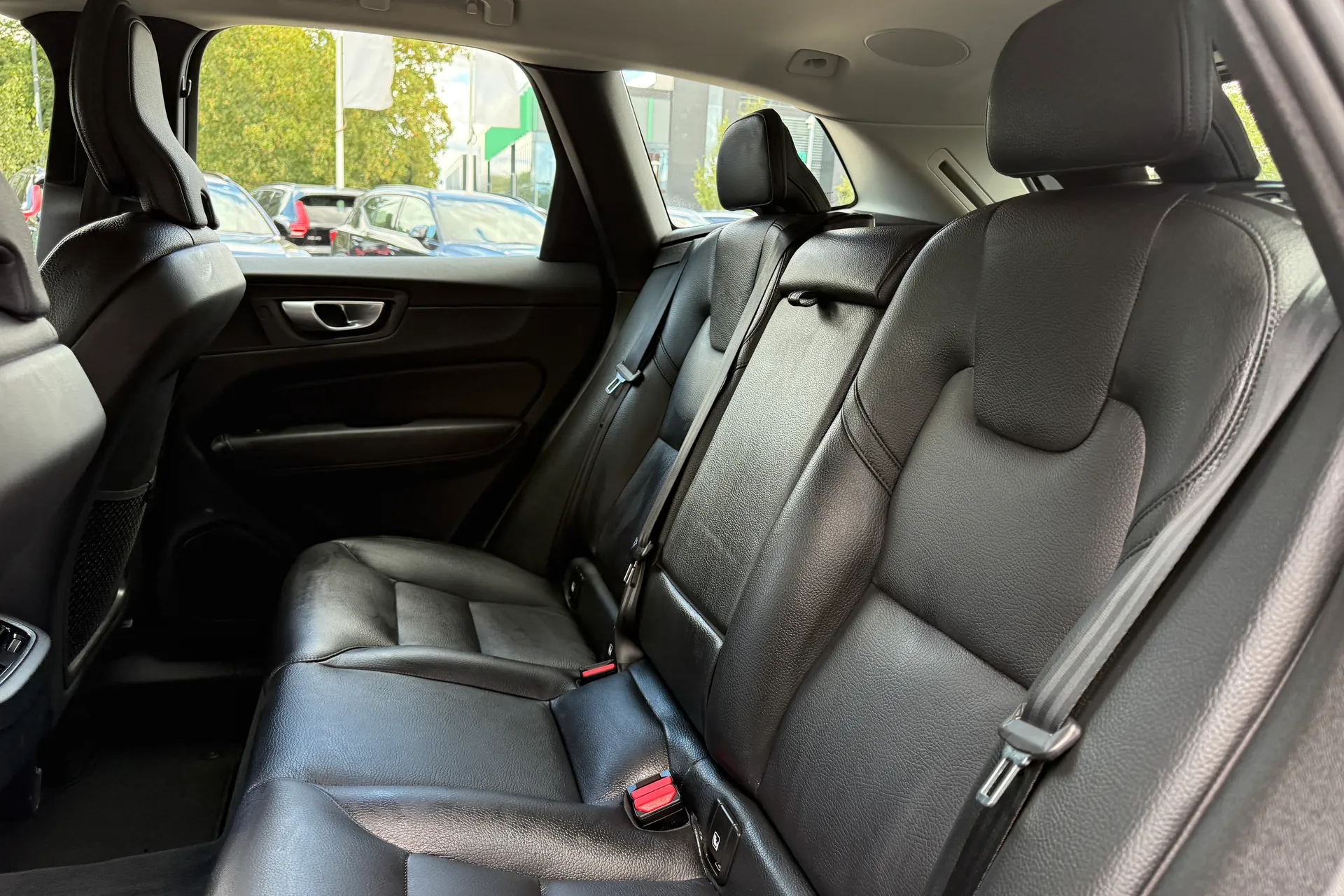 Volvo XC60 thumbnail image number 30