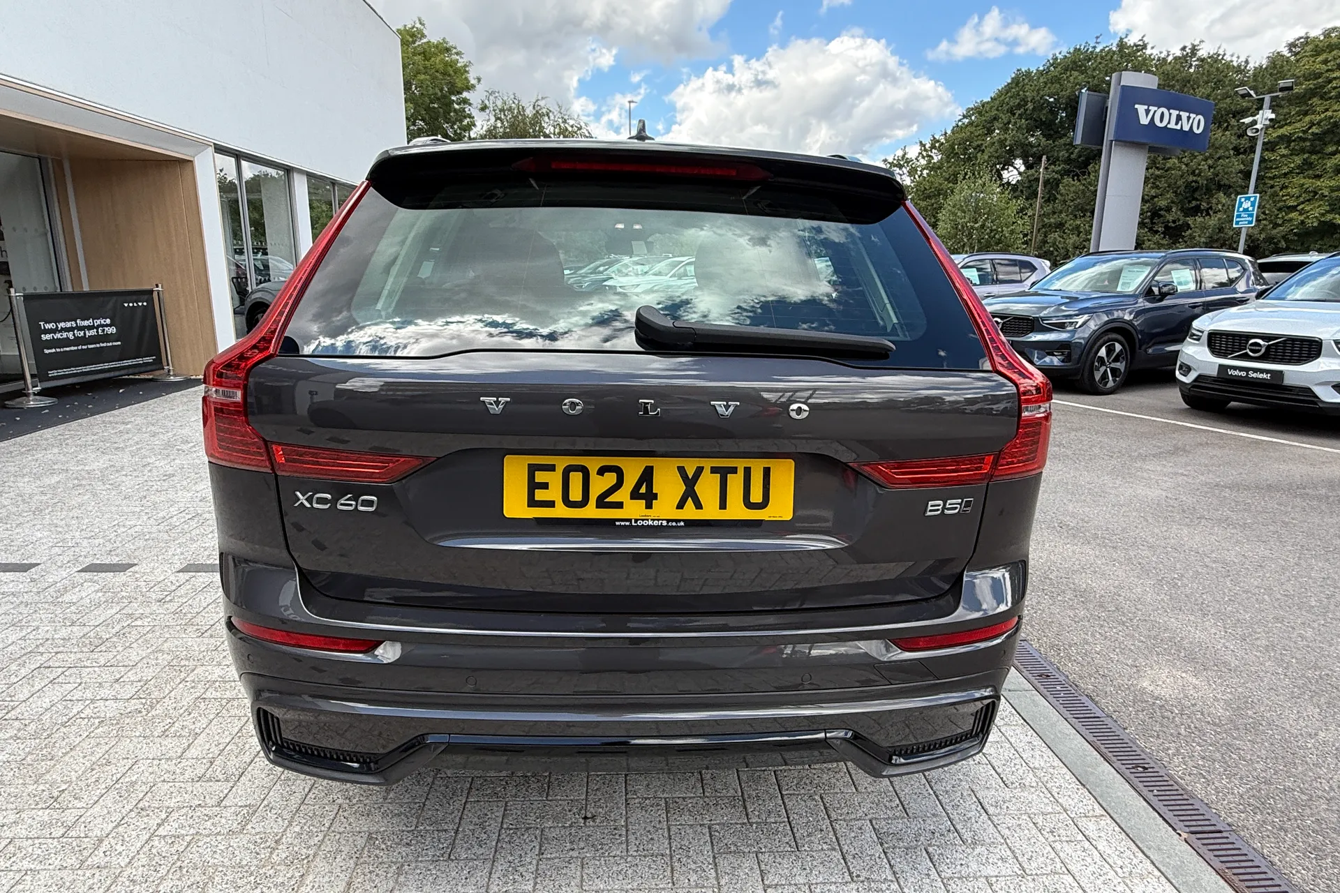 Volvo XC60 thumbnail image number 9