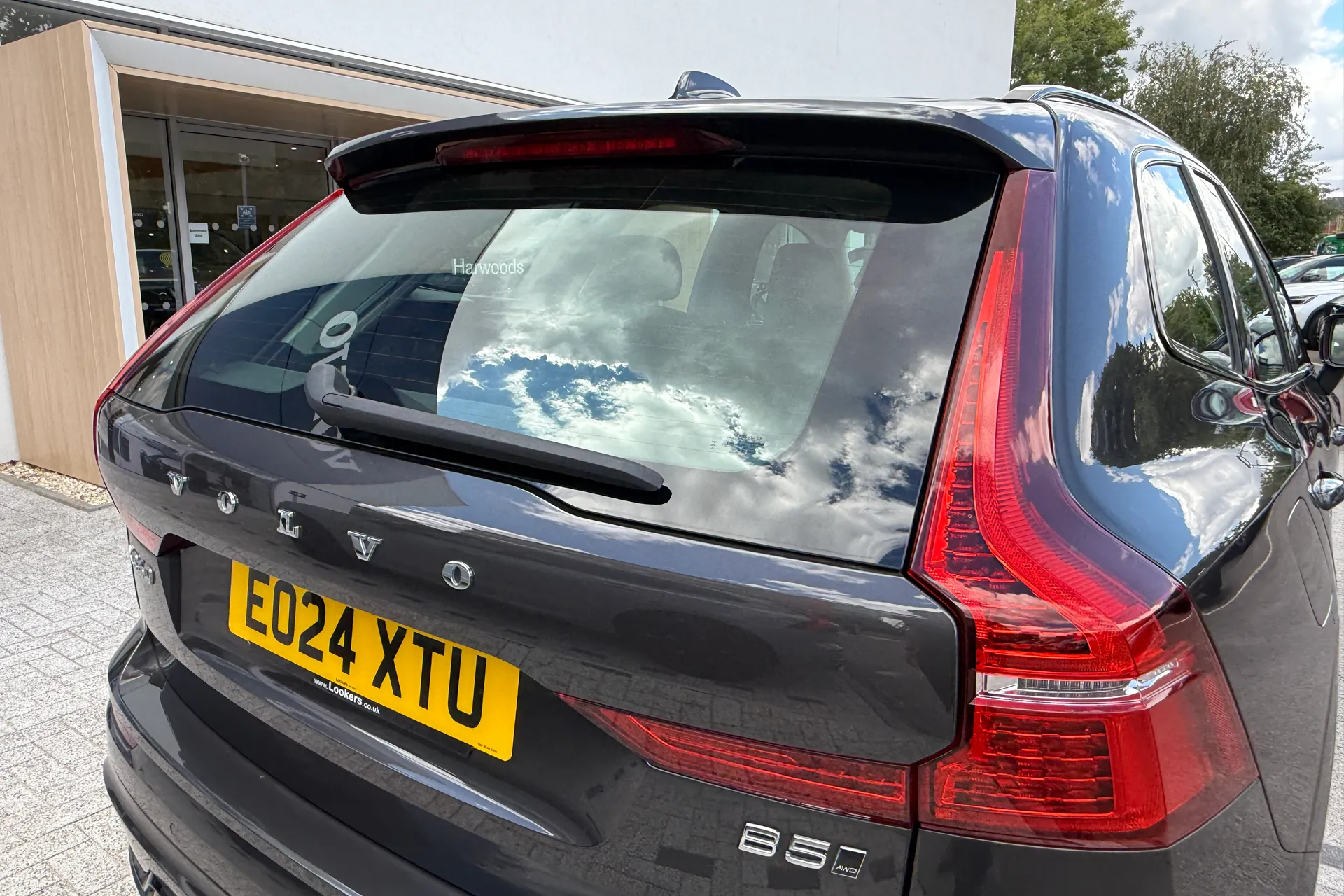 Volvo XC60 thumbnail image number 18