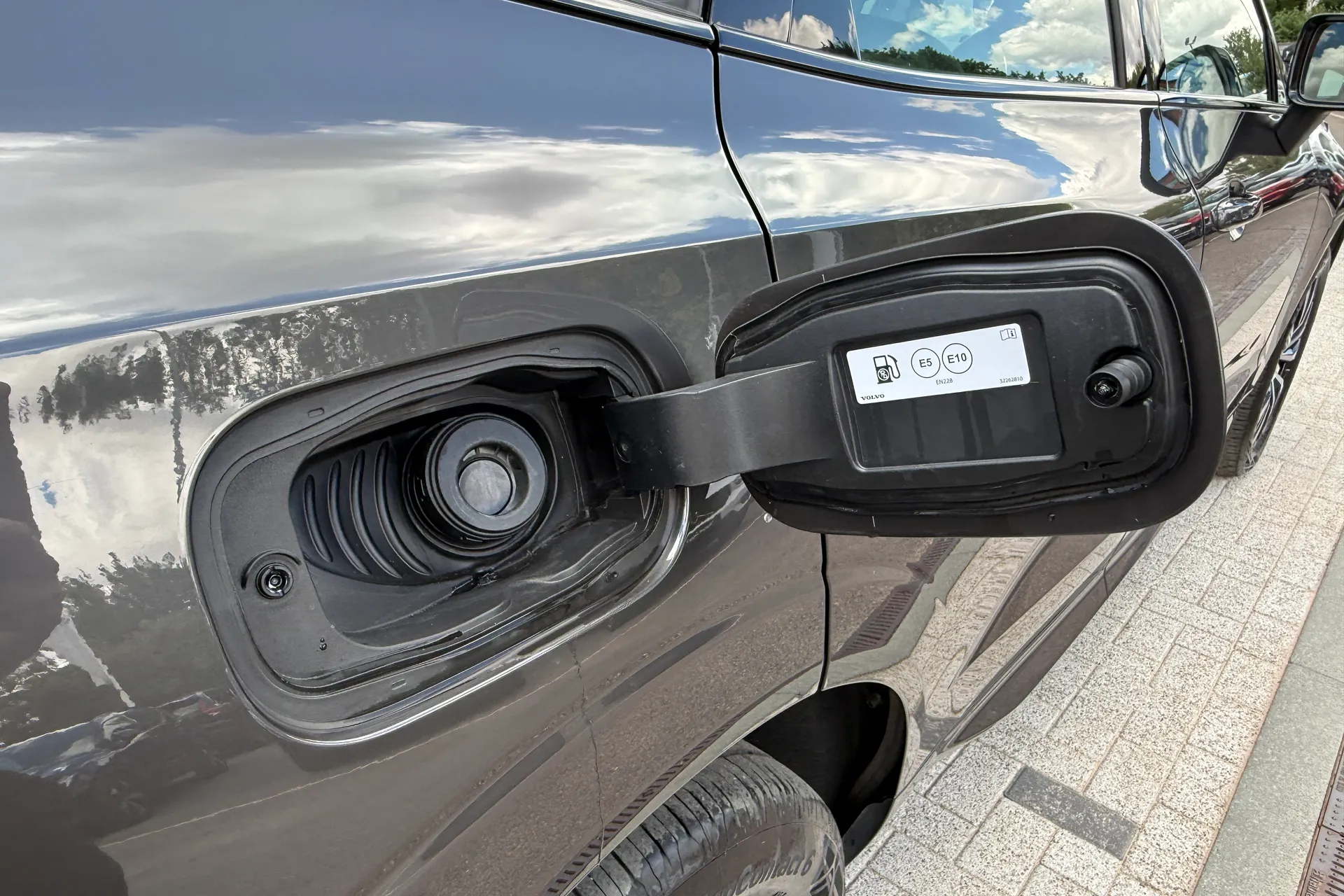 Volvo XC60 thumbnail image number 16