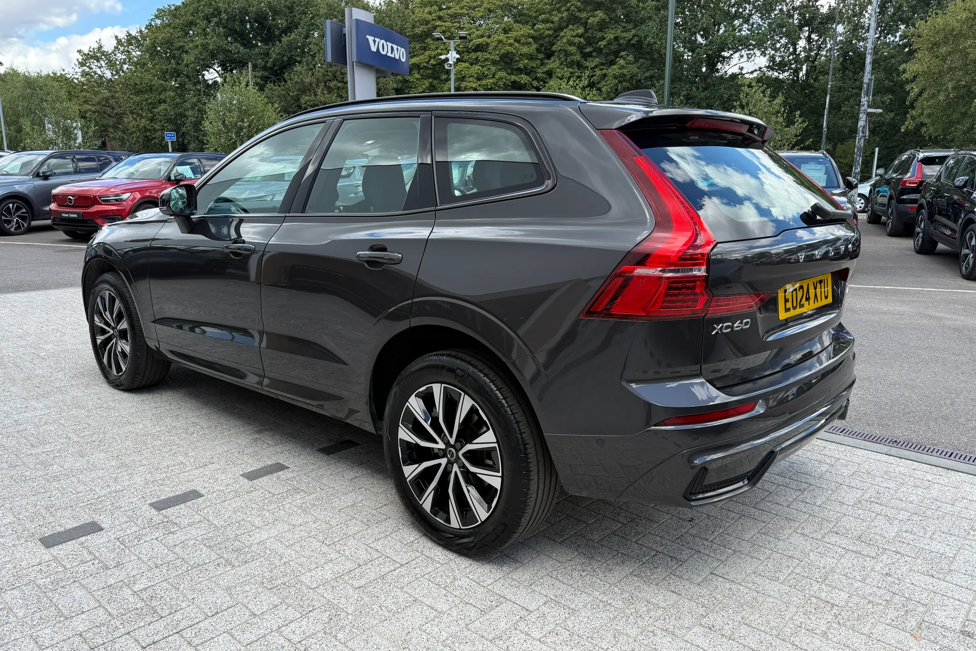 Volvo XC60 thumbnail image number 10