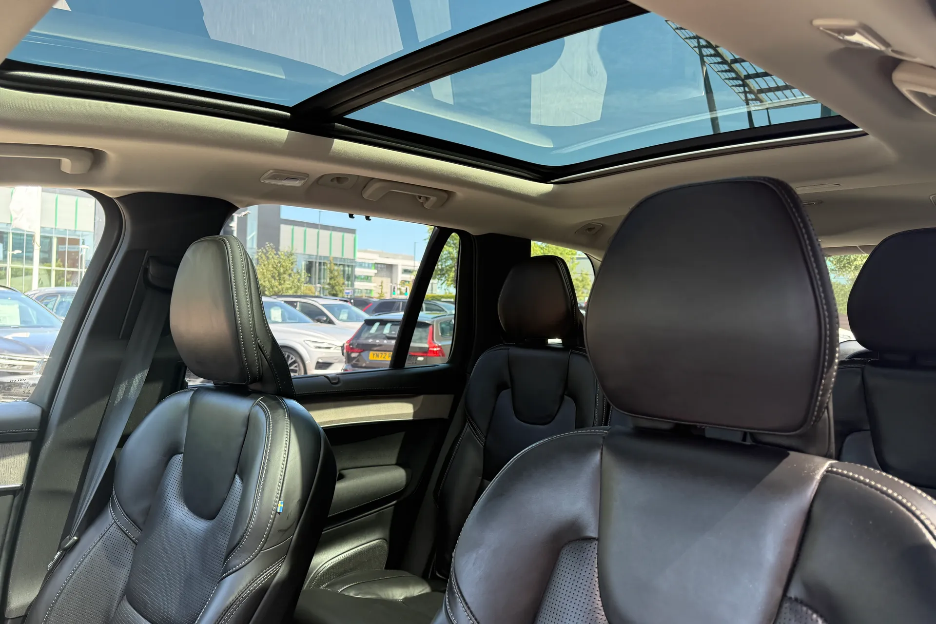 Volvo XC90 thumbnail image number 32