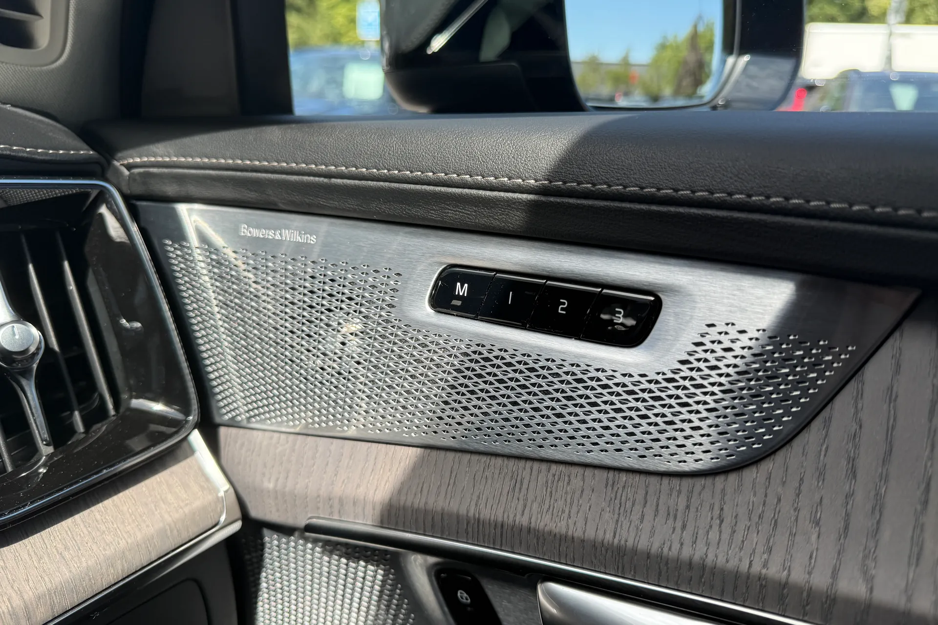 Volvo XC90 thumbnail image number 46