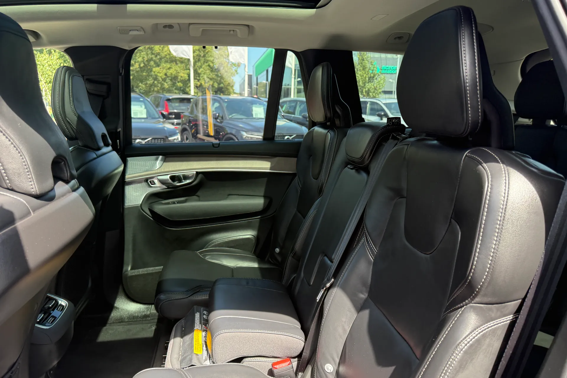 Volvo XC90 thumbnail image number 34
