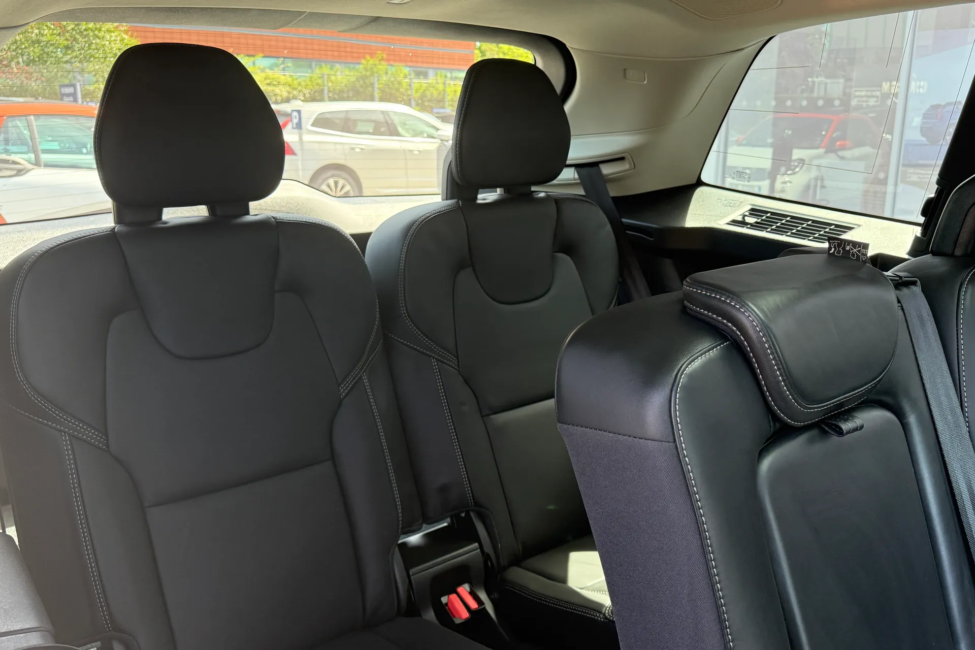 Volvo XC90 thumbnail image number 24