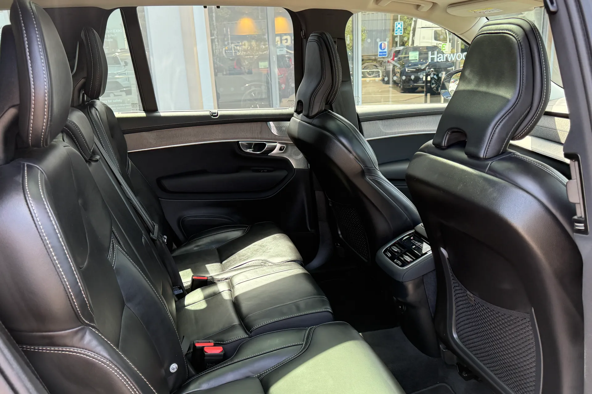 Volvo XC90 thumbnail image number 25