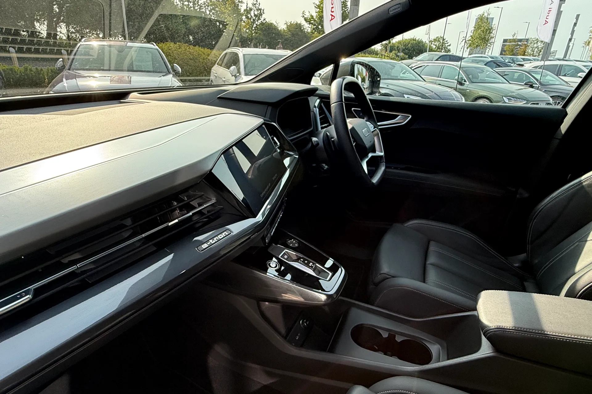 Audi Q4 thumbnail image number 40