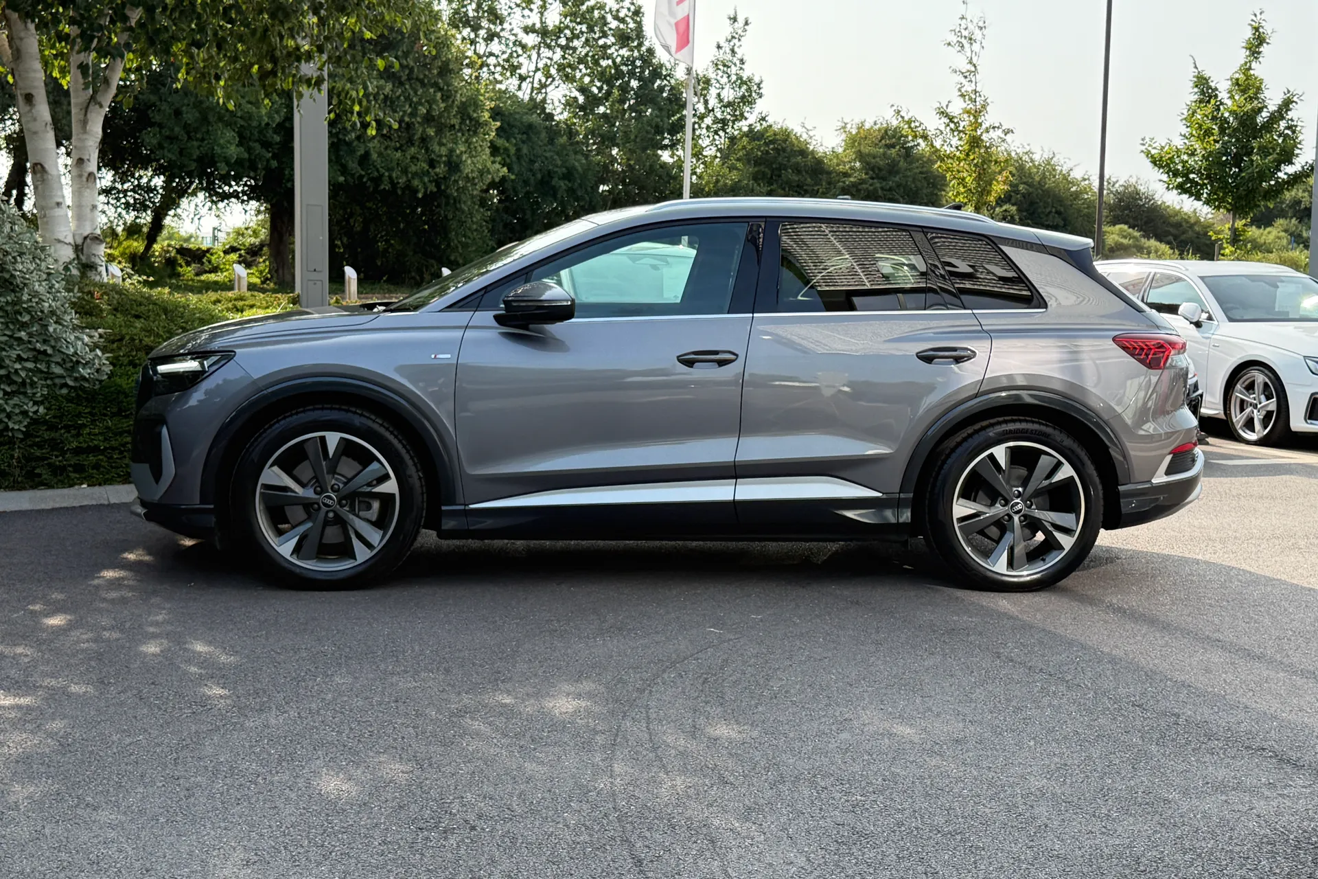 Audi Q4 thumbnail image number 31