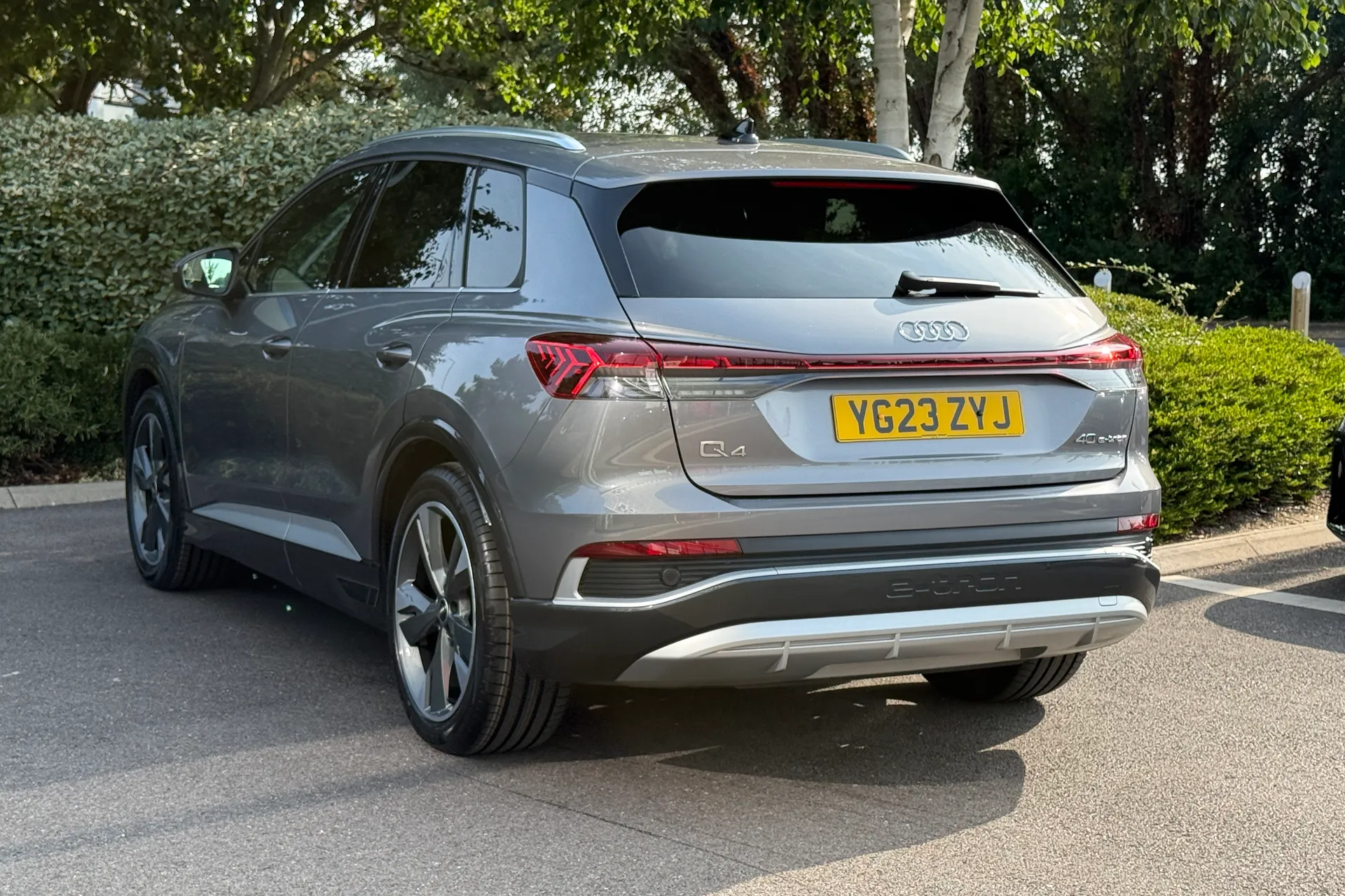 Audi Q4 thumbnail image number 13