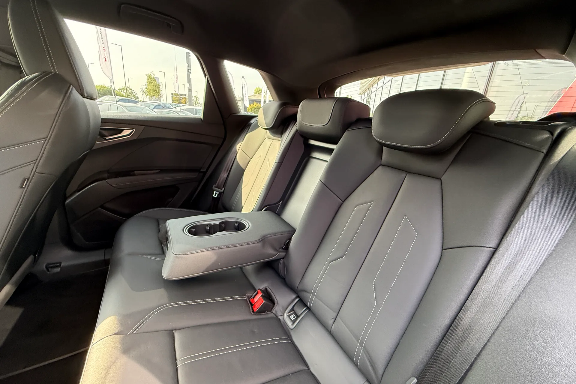 Audi Q4 thumbnail image number 43