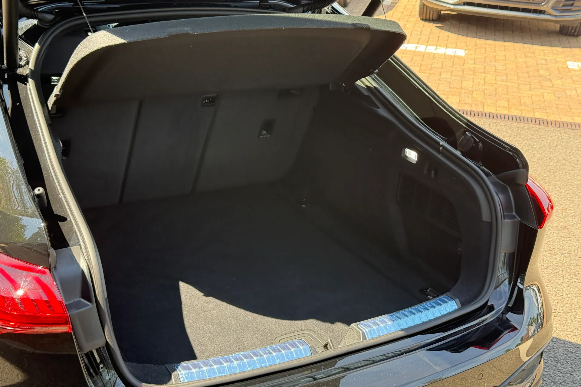 Audi A5 thumbnail image number 40