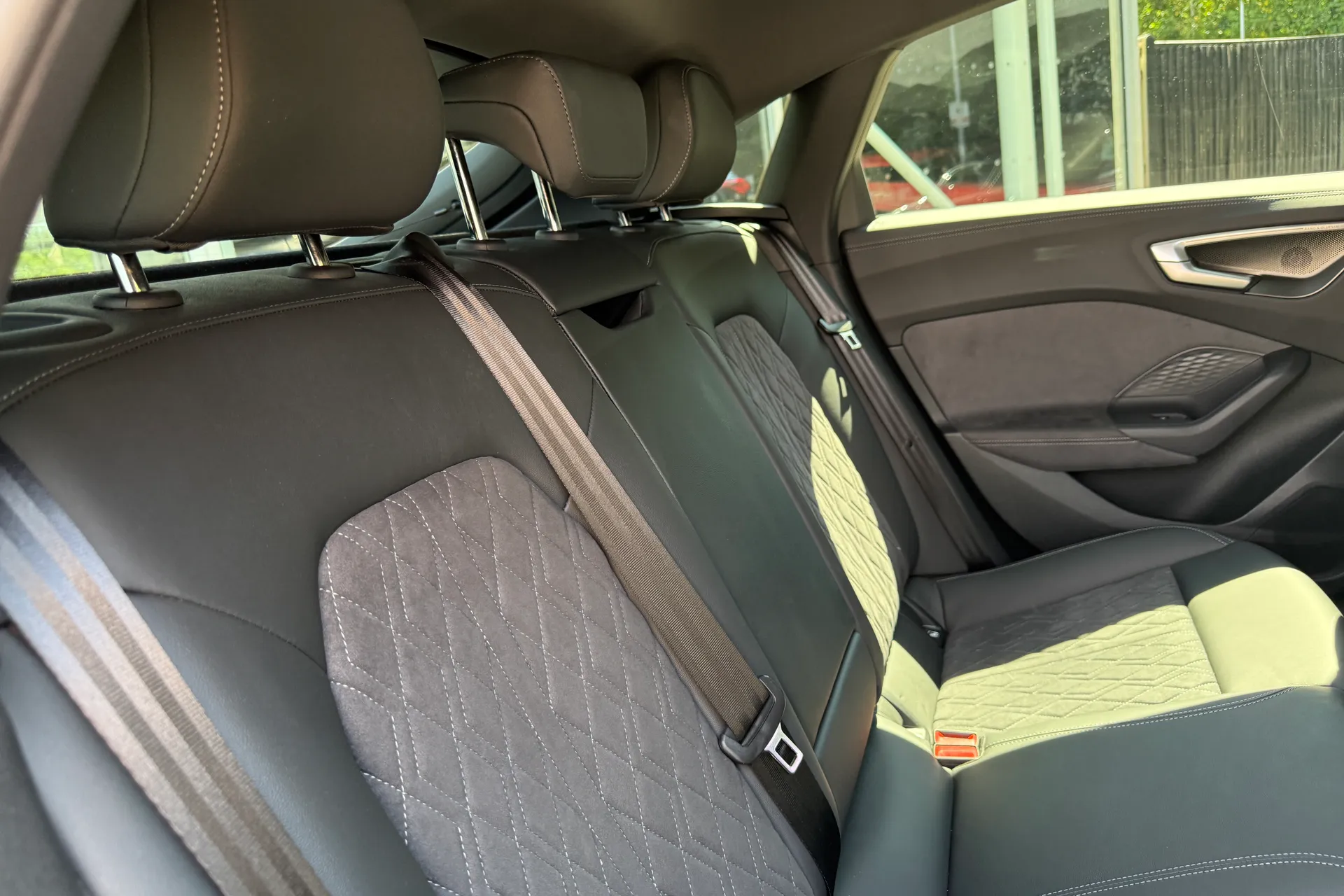 Audi A5 thumbnail image number 32