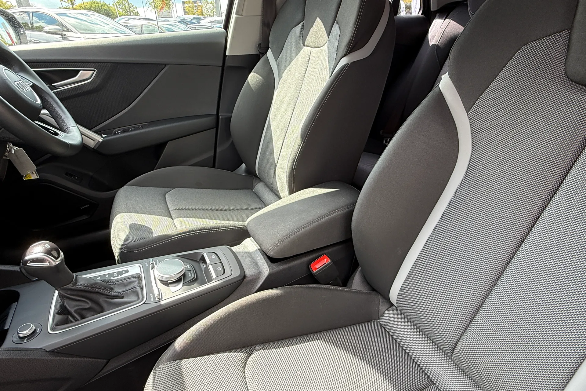 Audi Q2 thumbnail image number 37