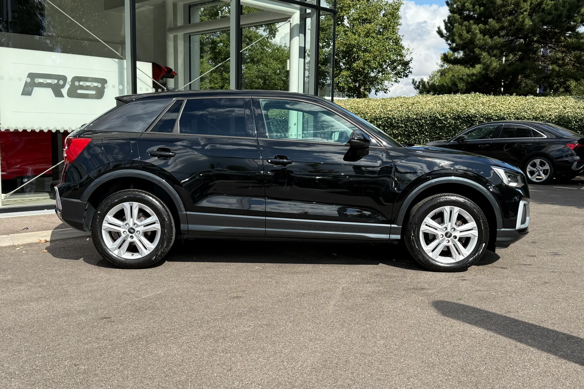 Audi Q2 thumbnail image number 2