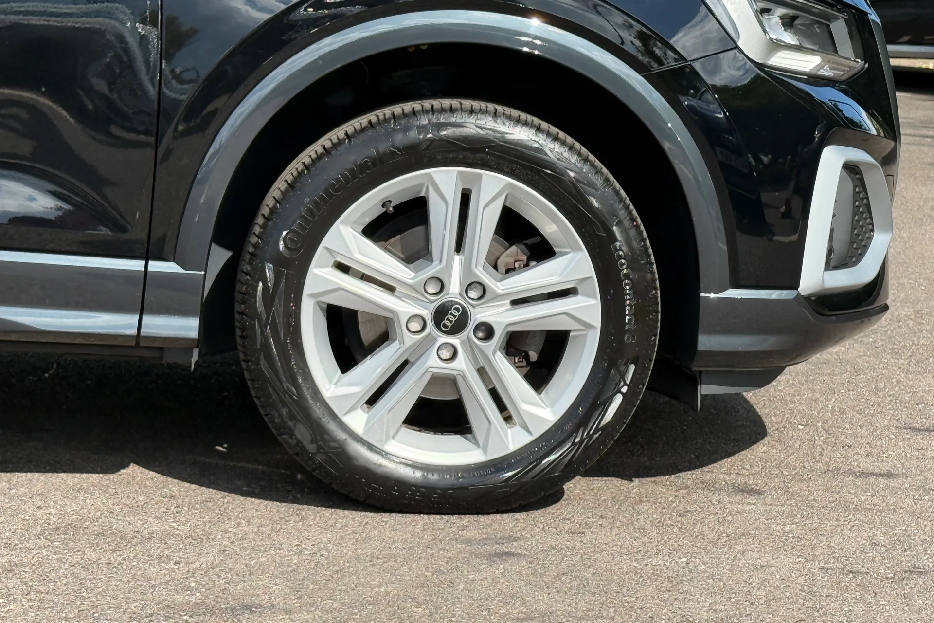 Audi Q2 thumbnail image number 13