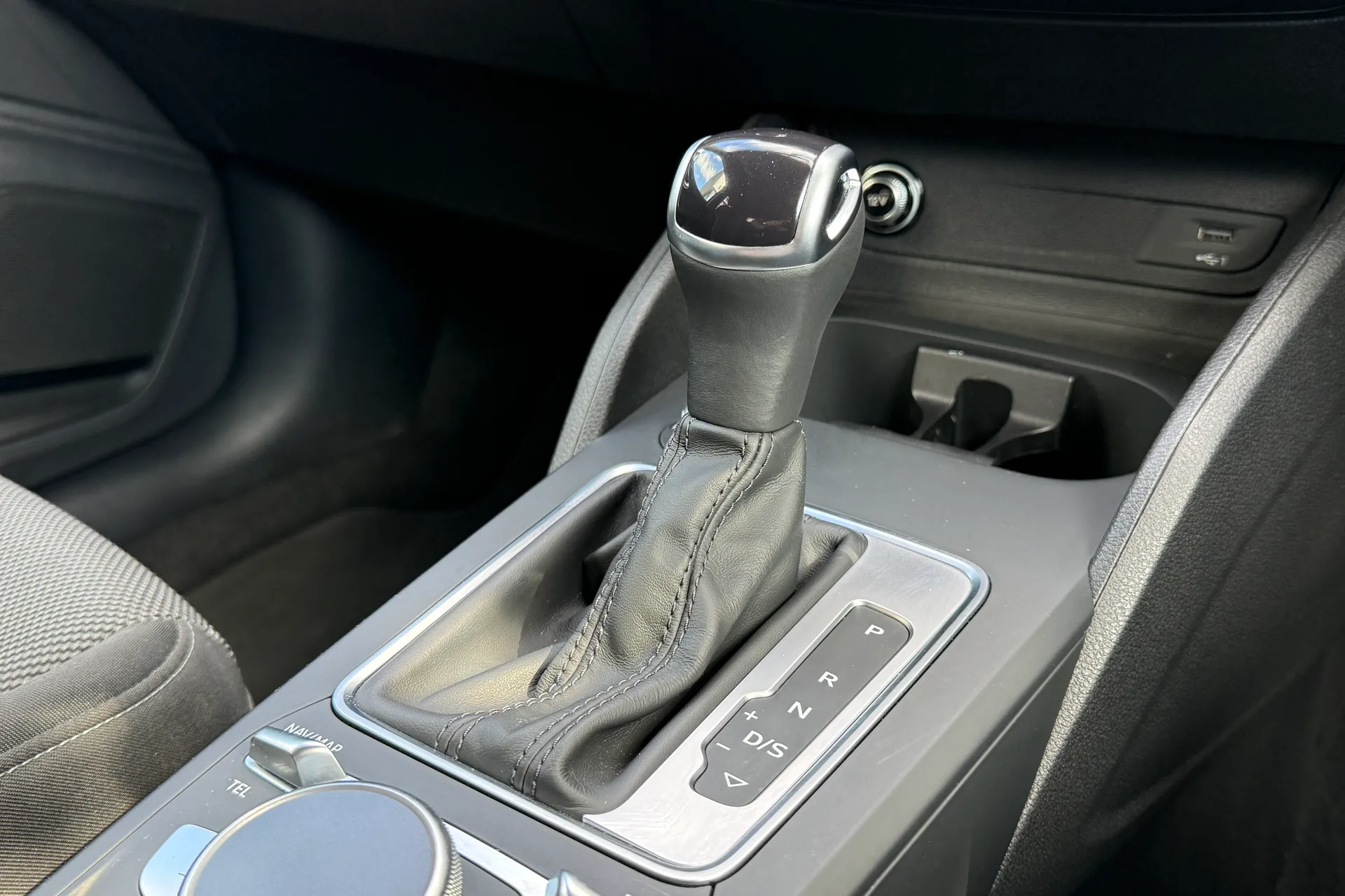 Audi Q2 thumbnail image number 17