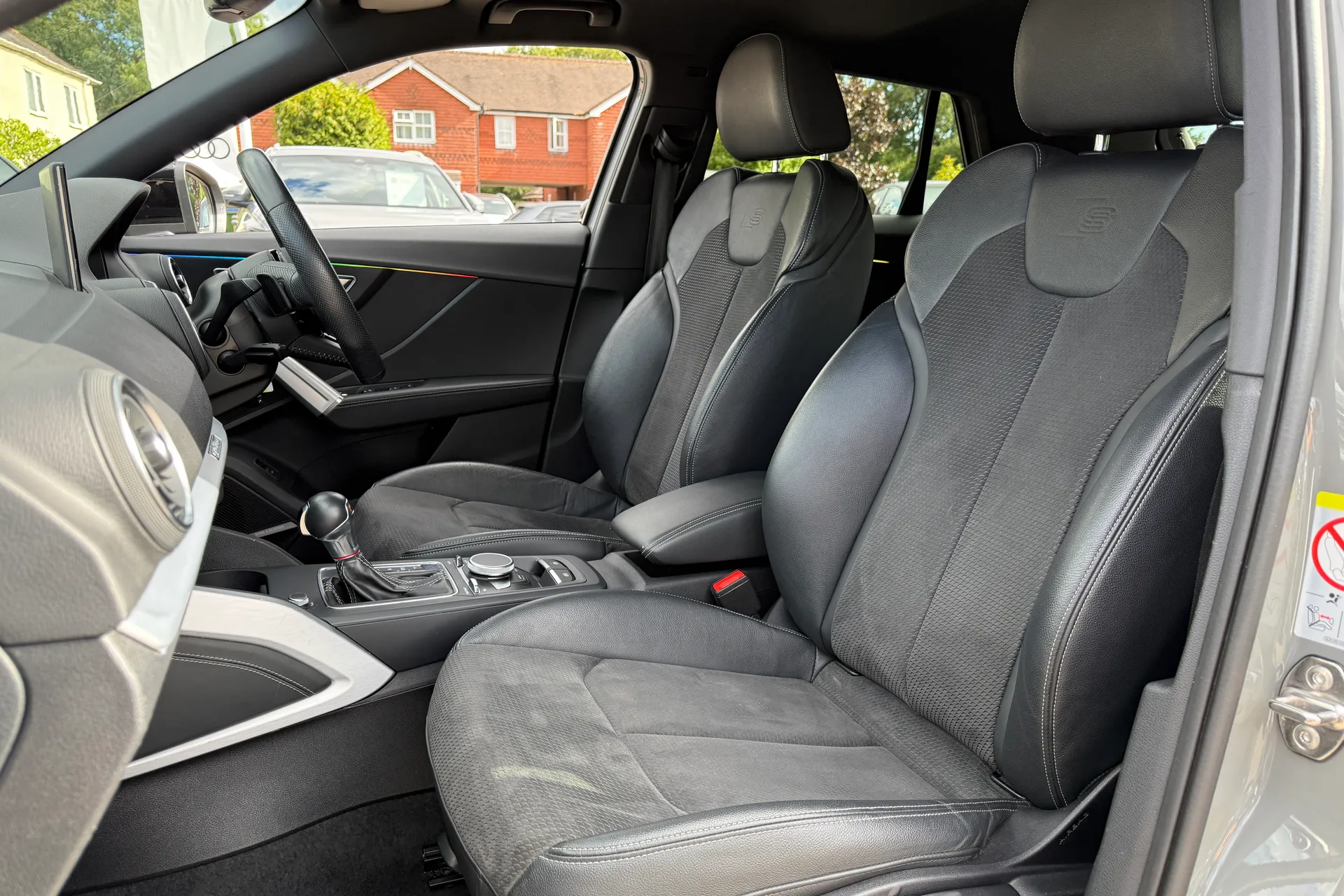 Audi Q2 thumbnail image number 28