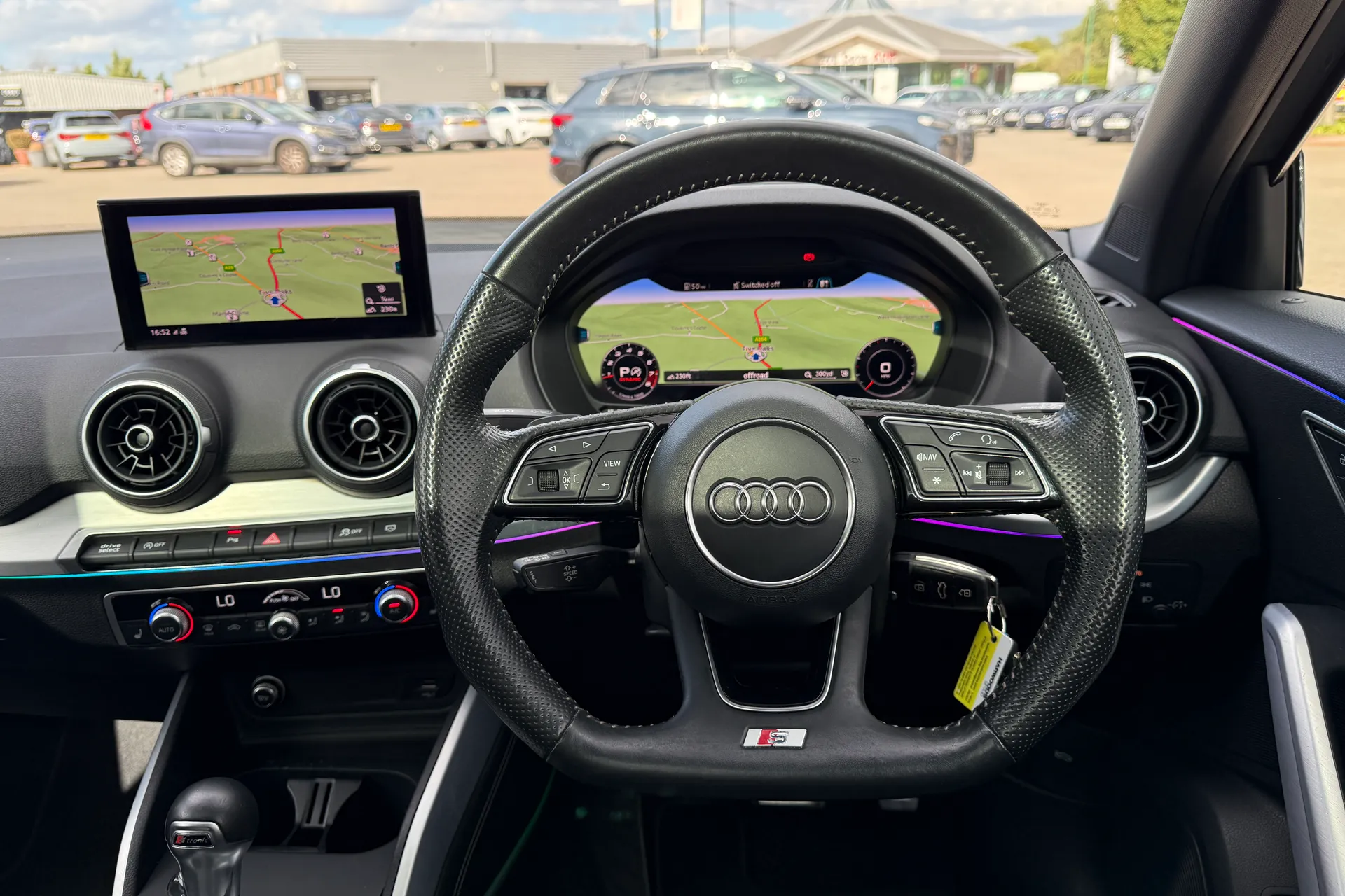 Audi Q2 thumbnail image number 6