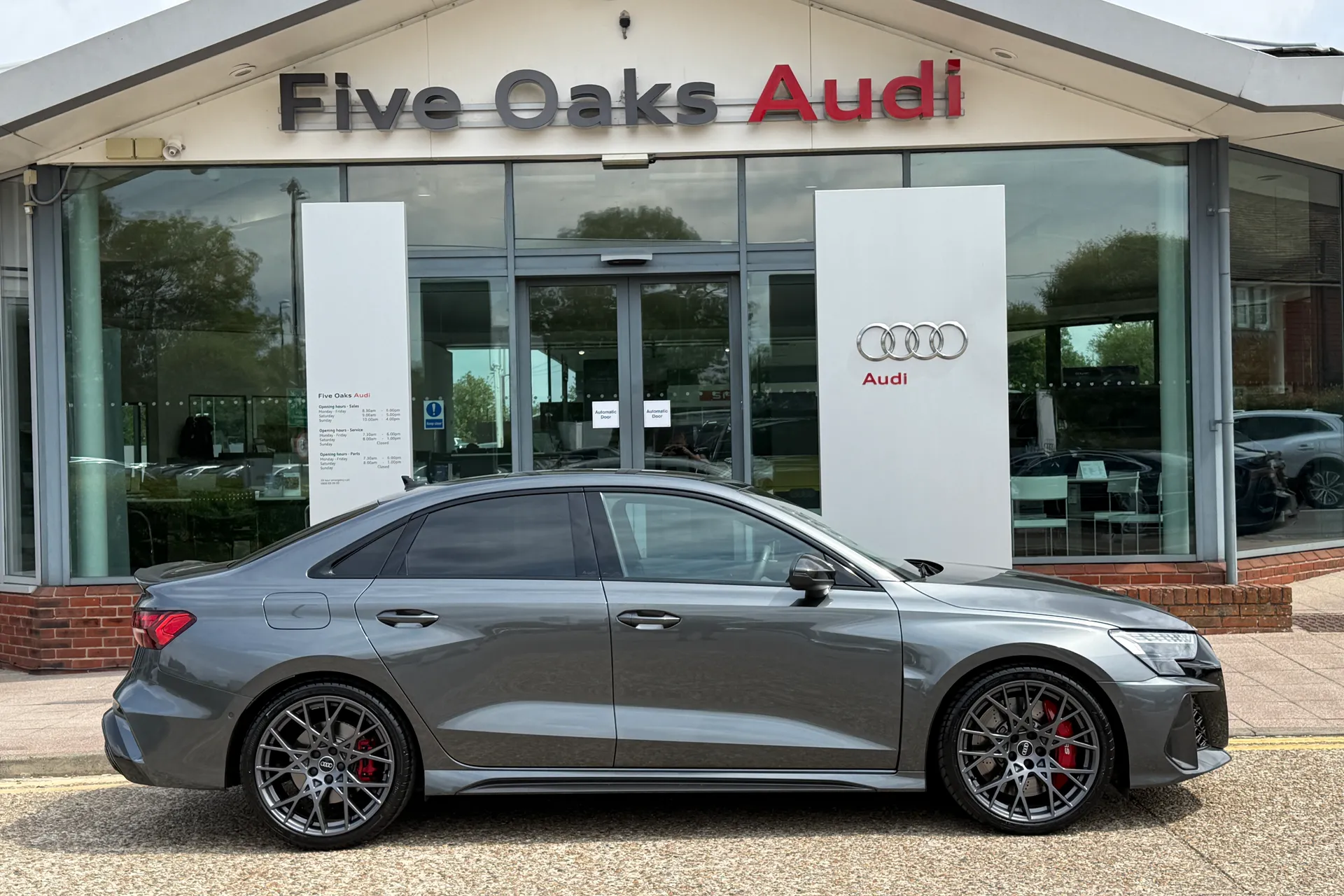 Audi RS3 thumbnail image number 2