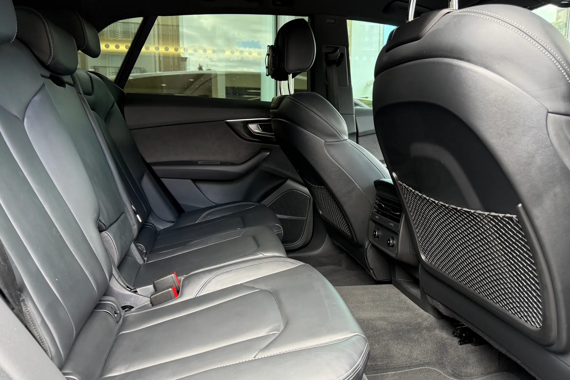 Audi Q8 thumbnail image number 29