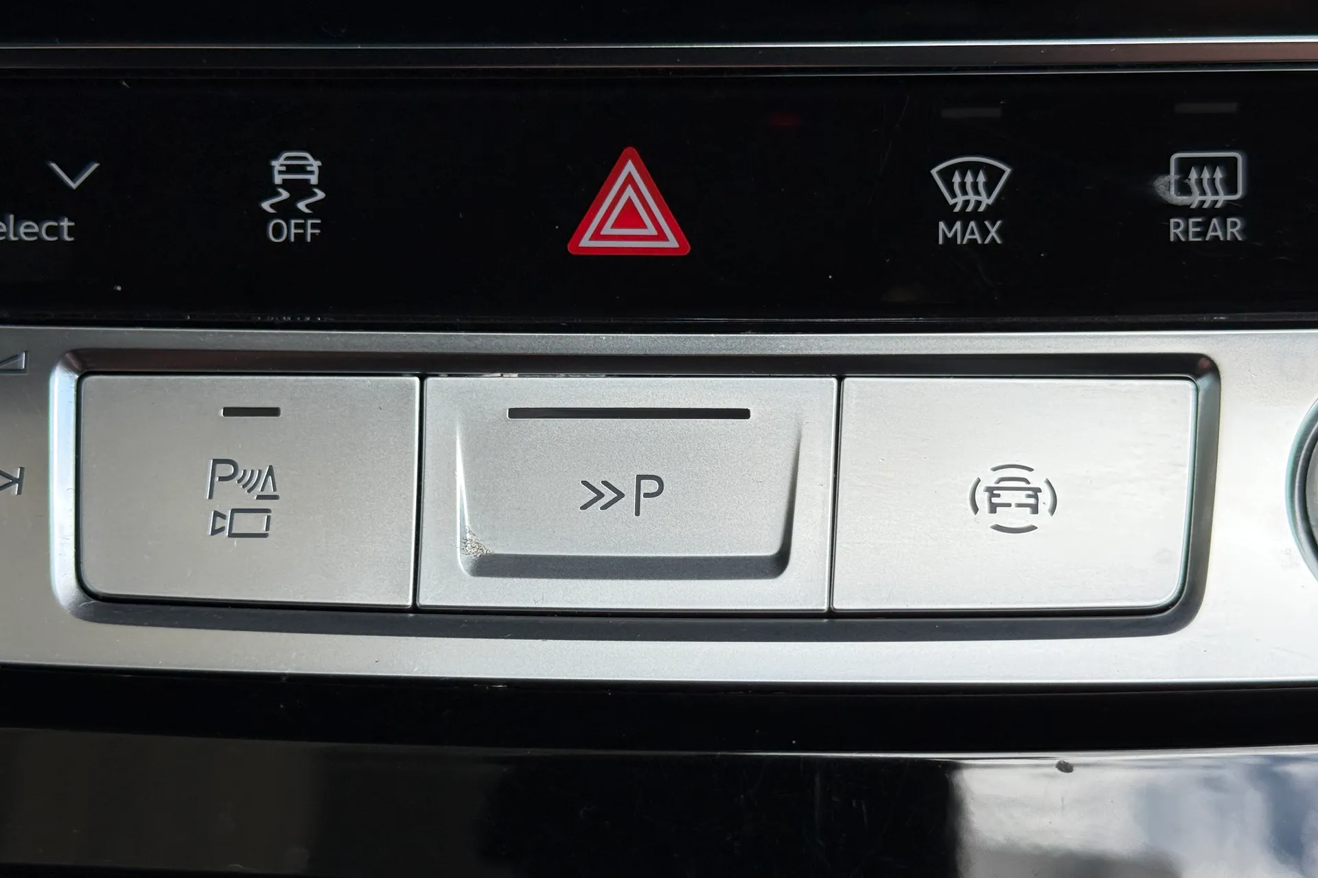 Audi Q8 thumbnail image number 21