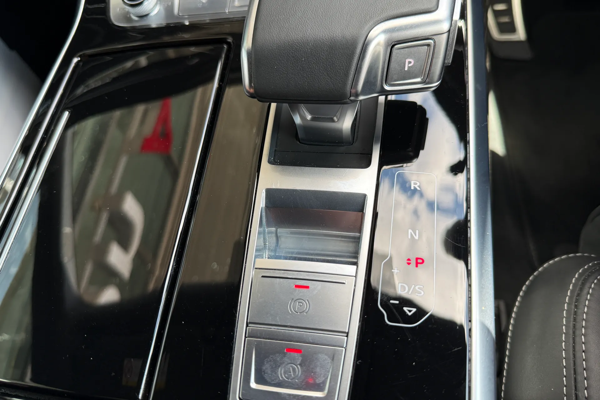 Audi Q8 thumbnail image number 23