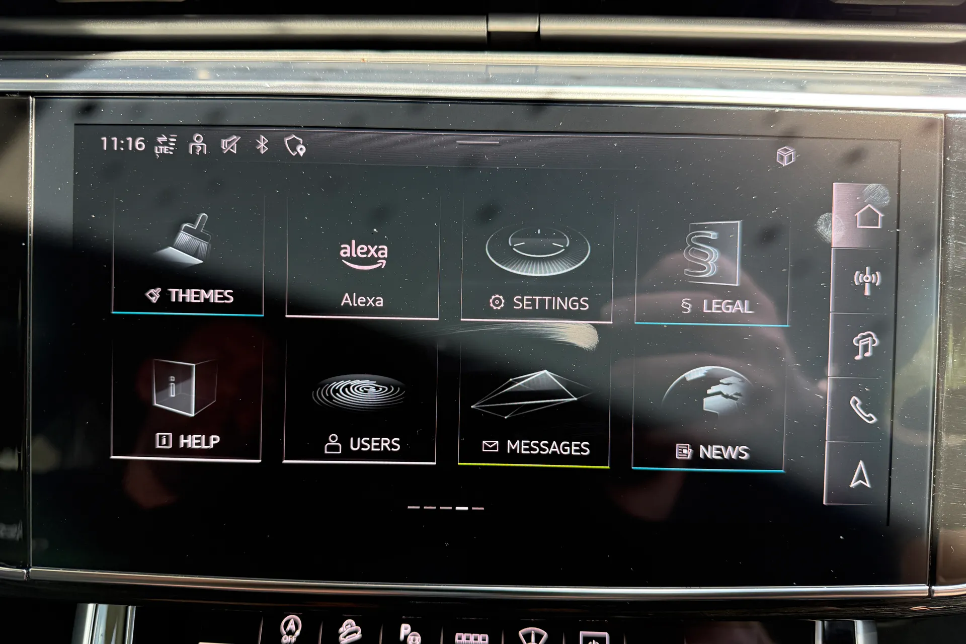 Audi Q8 thumbnail image number 14
