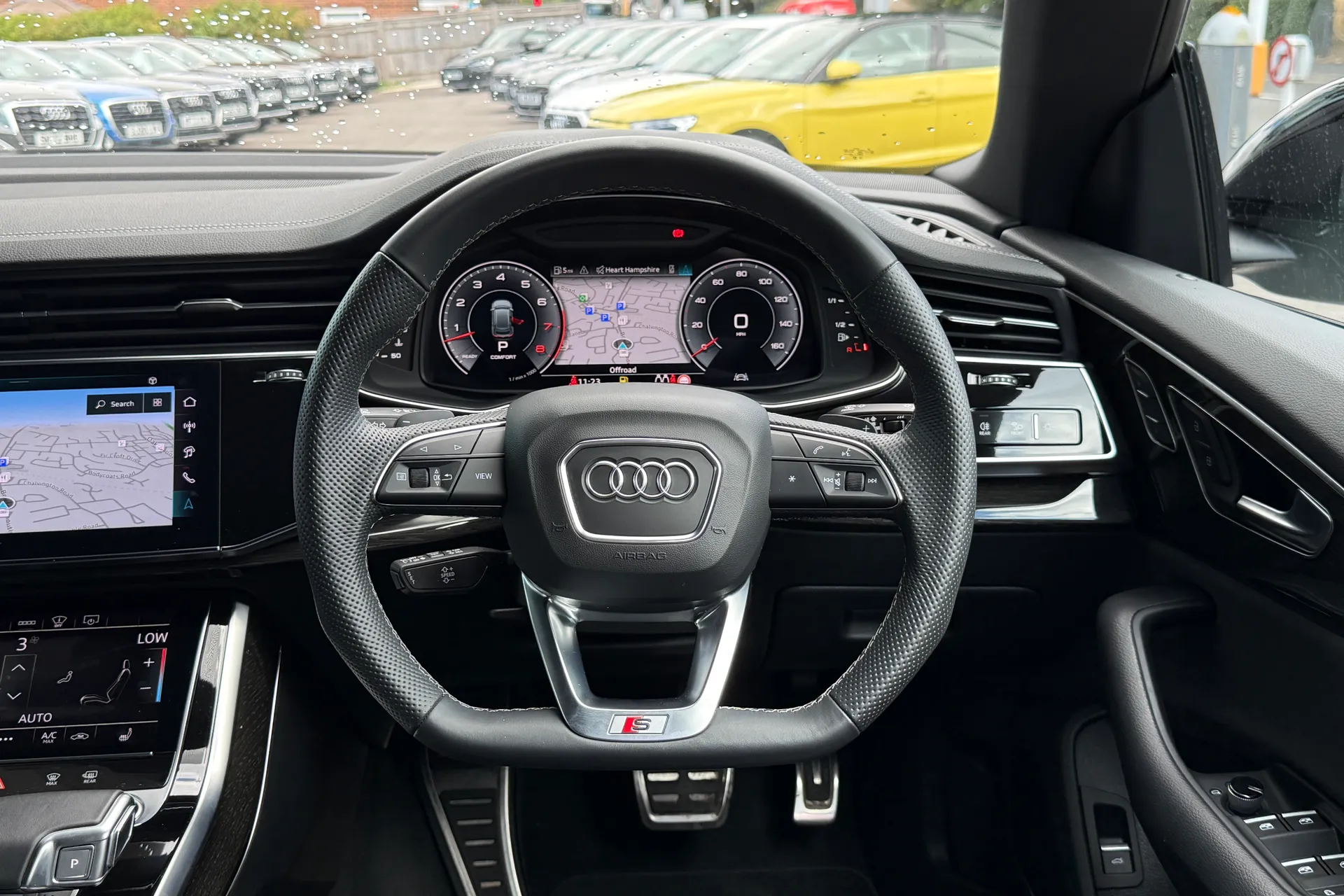 Audi Q8 thumbnail image number 32