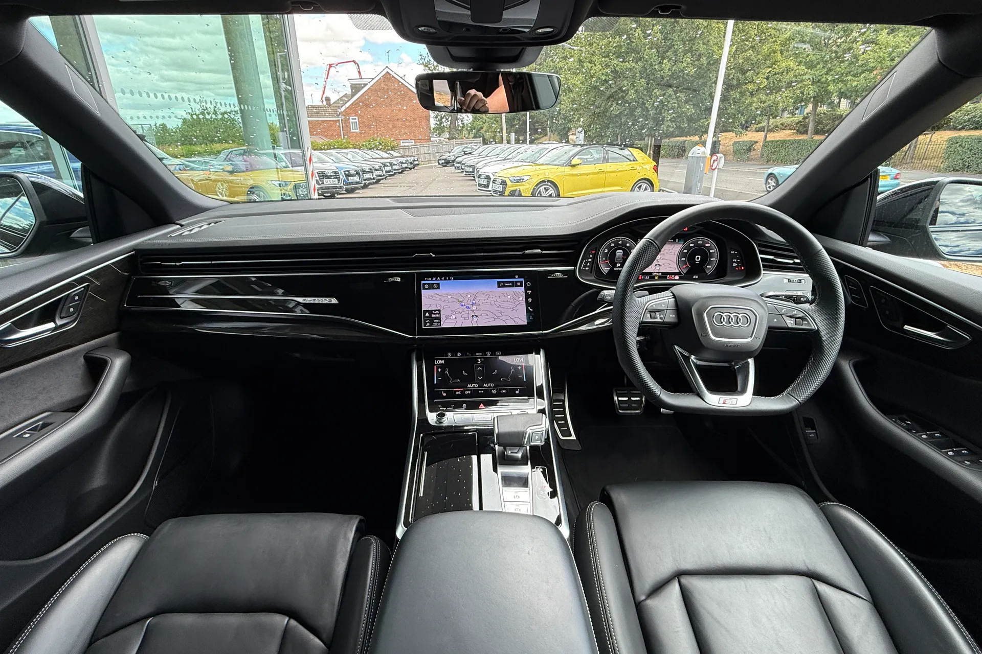 Audi Q8 thumbnail image number 30