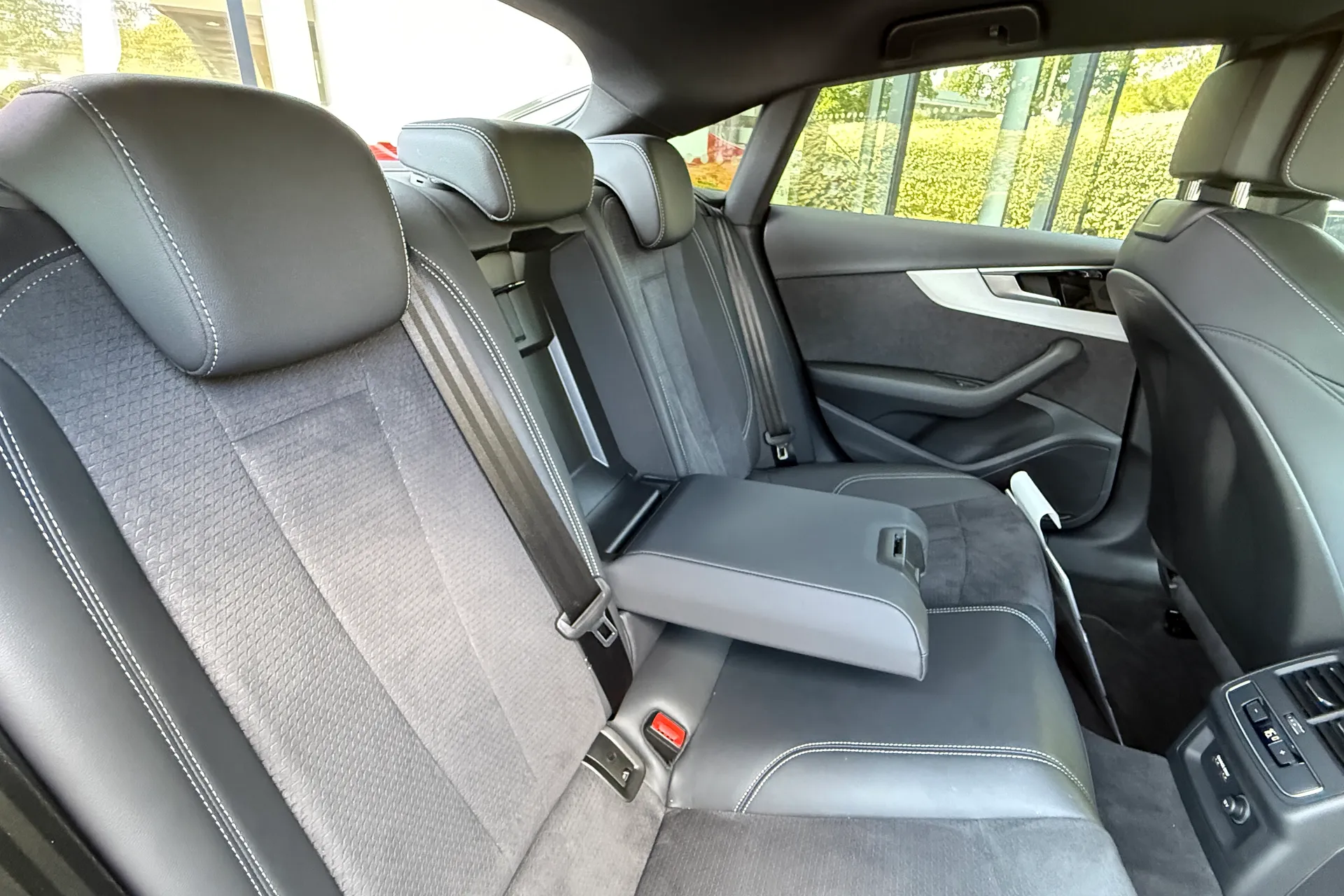 Audi A5 thumbnail image number 43