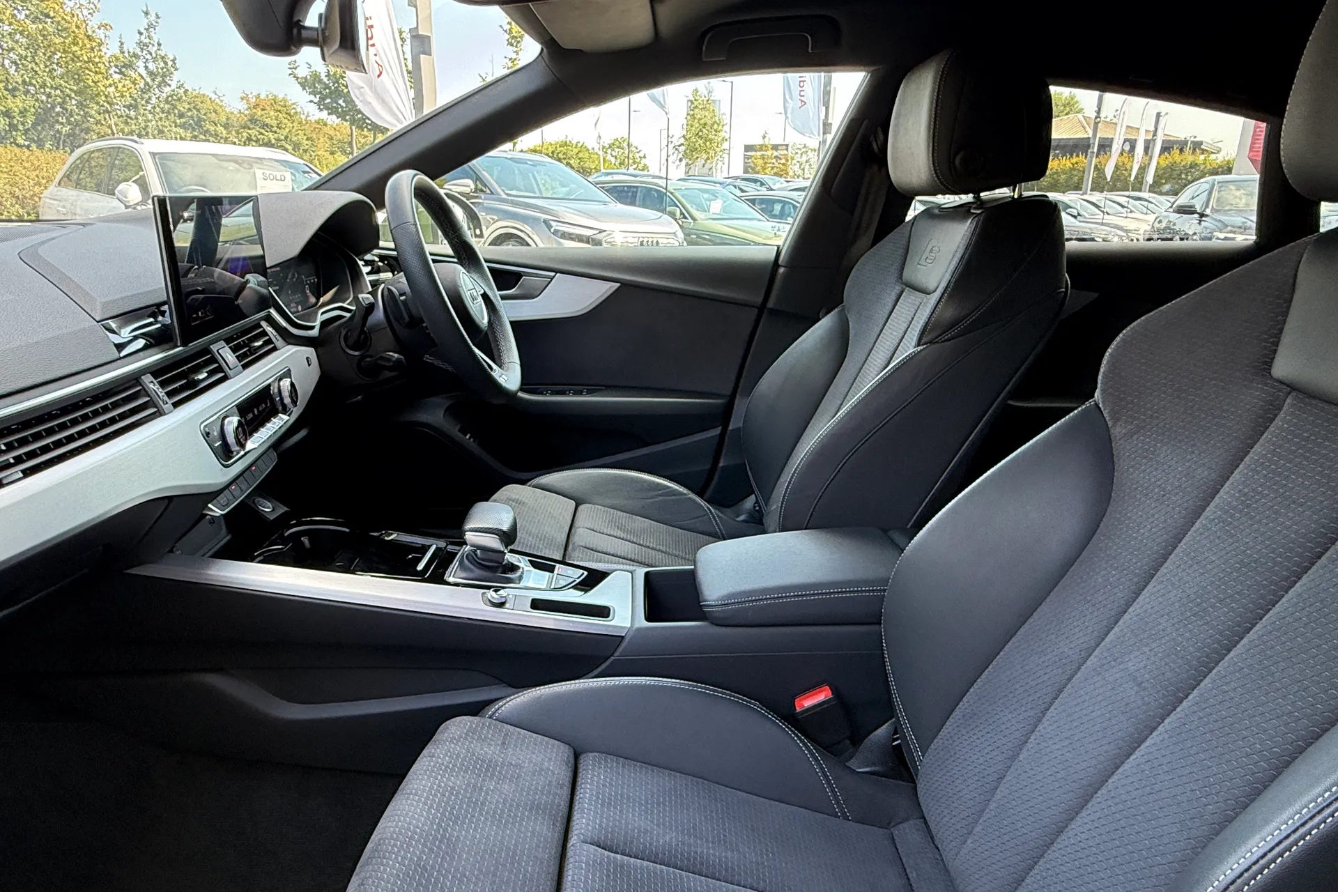 Audi A5 thumbnail image number 32