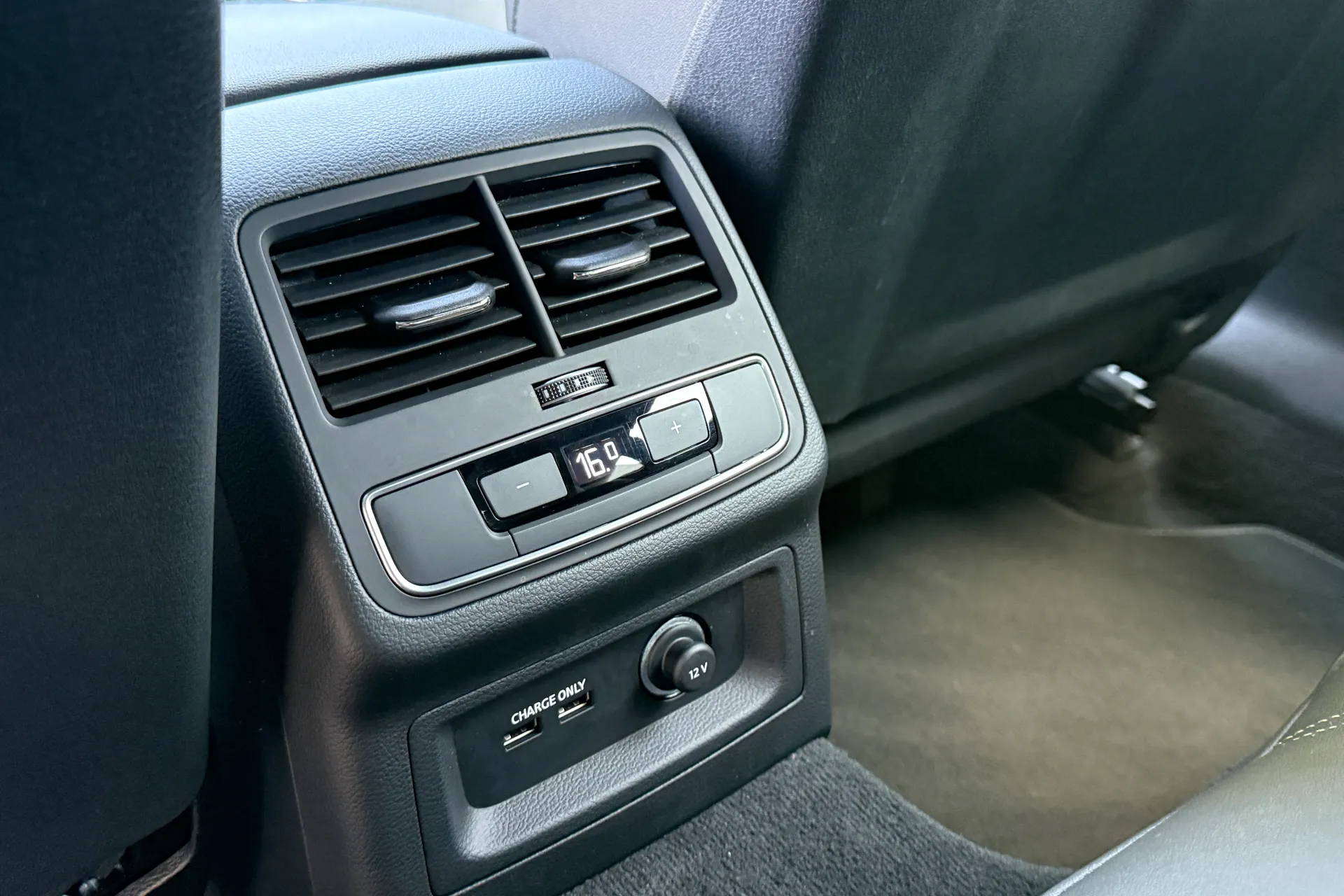 Audi A5 thumbnail image number 36