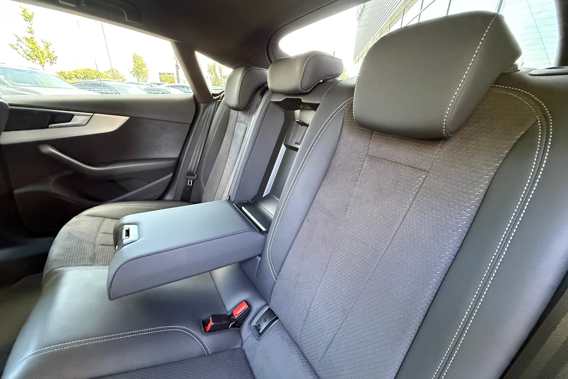 Audi A5 thumbnail image number 35