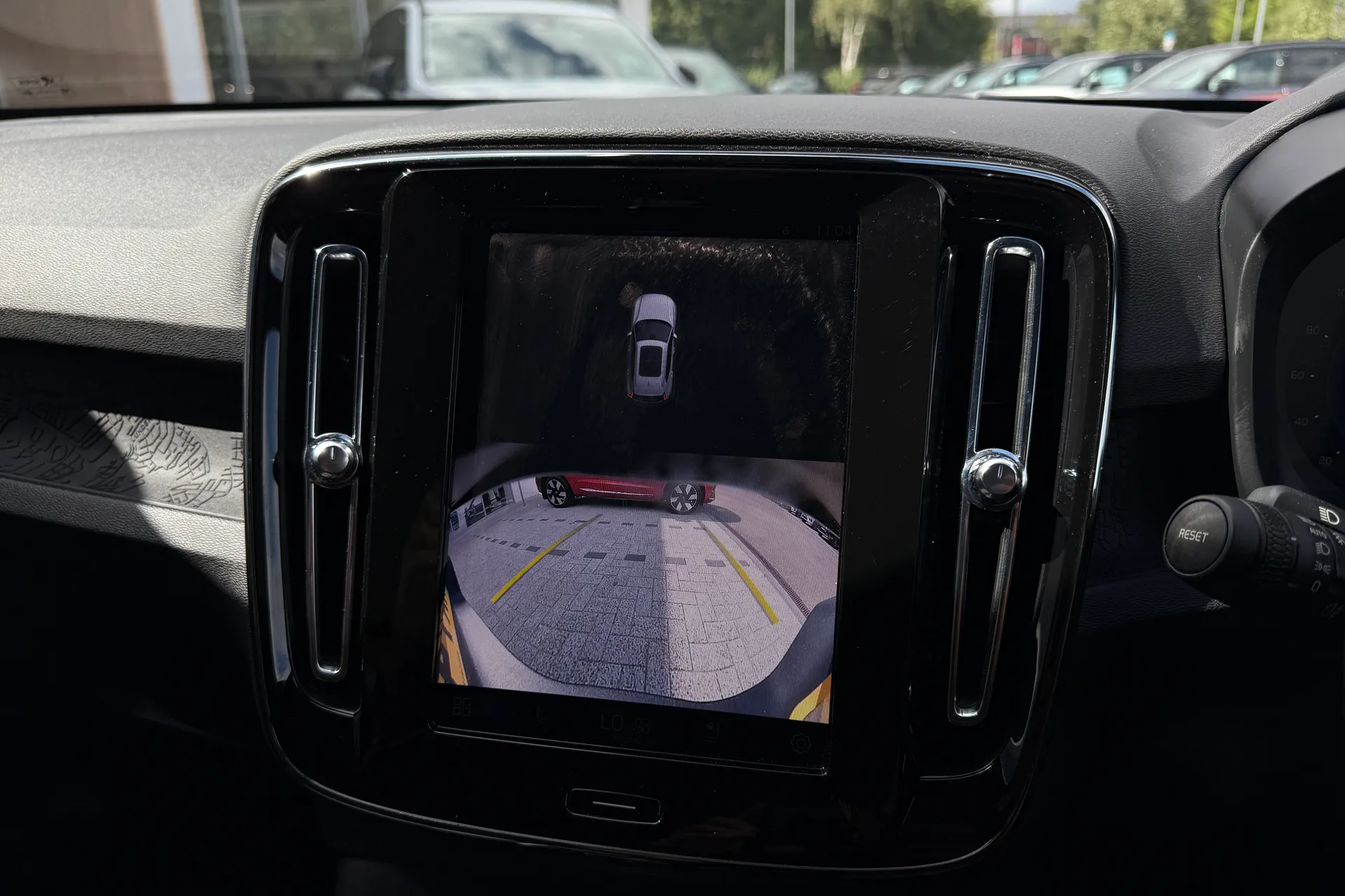 Volvo XC40 thumbnail image number 4