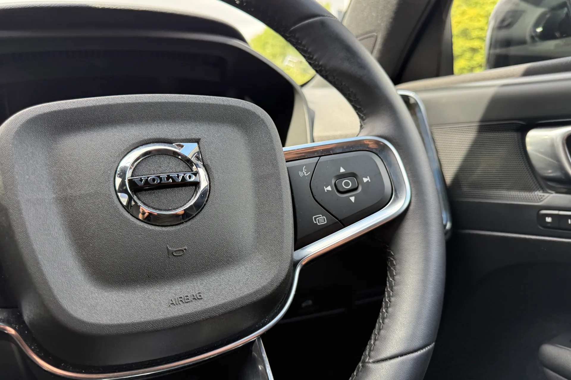 Volvo XC40 thumbnail image number 37