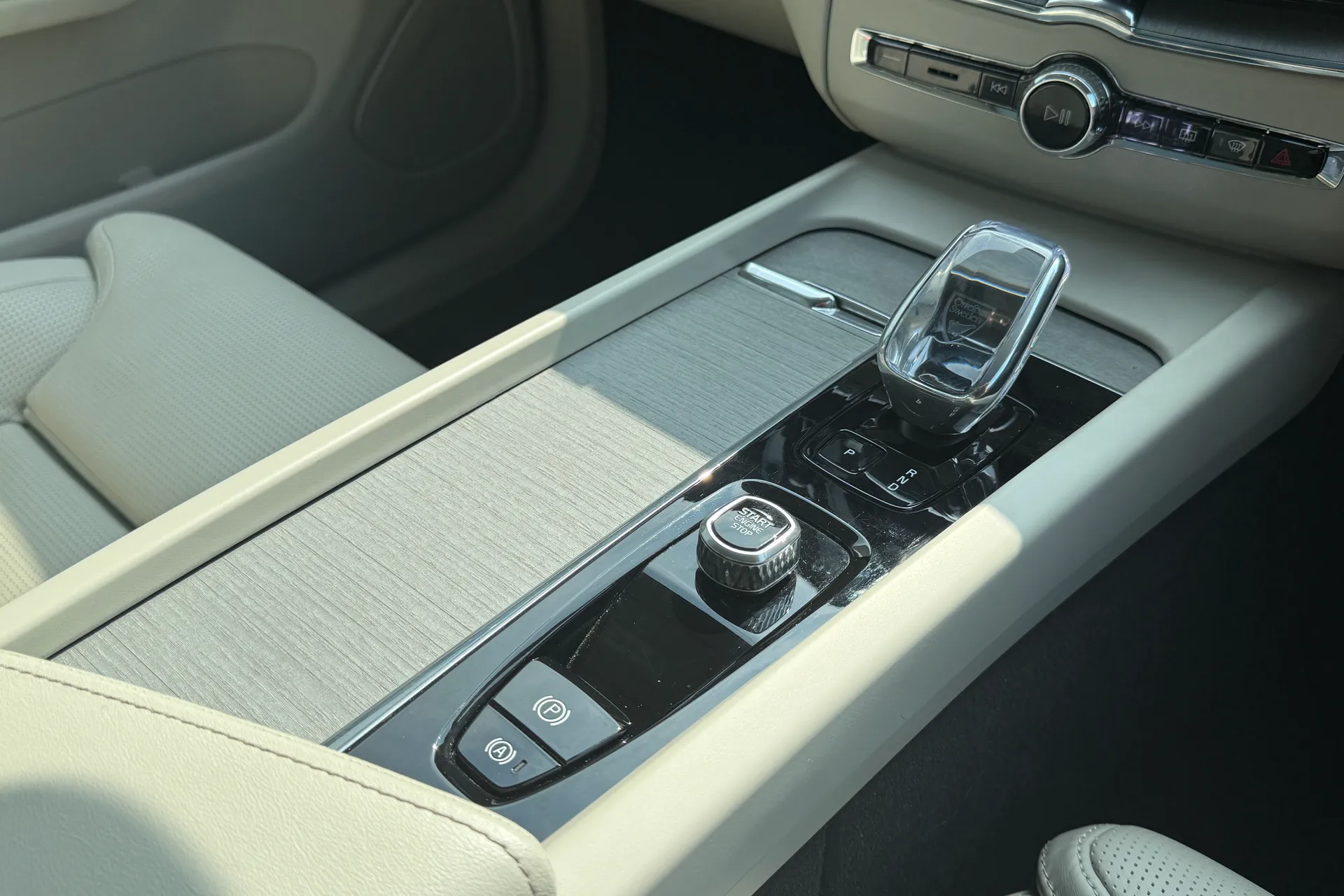 Volvo XC60 thumbnail image number 43