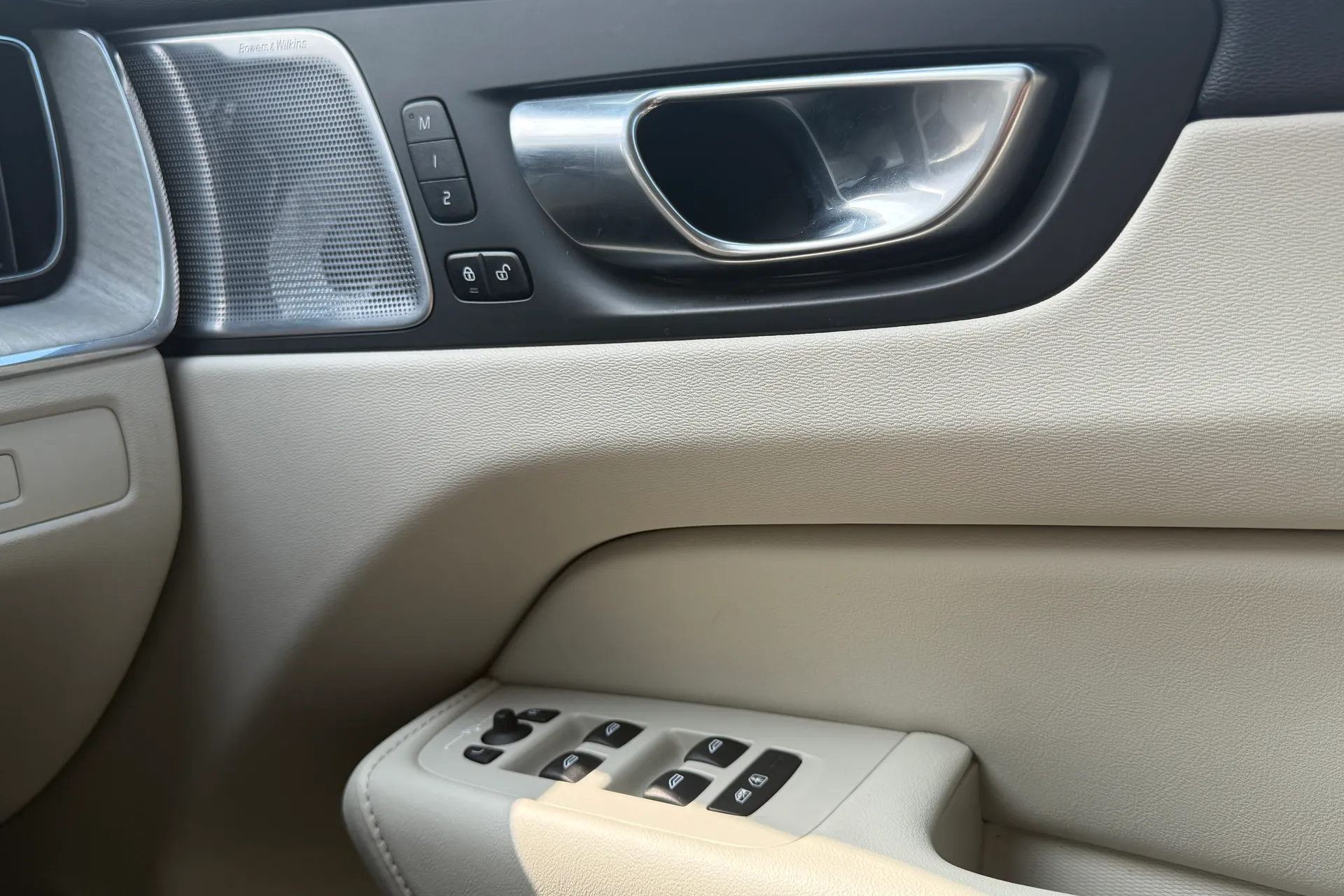 Volvo XC60 thumbnail image number 42