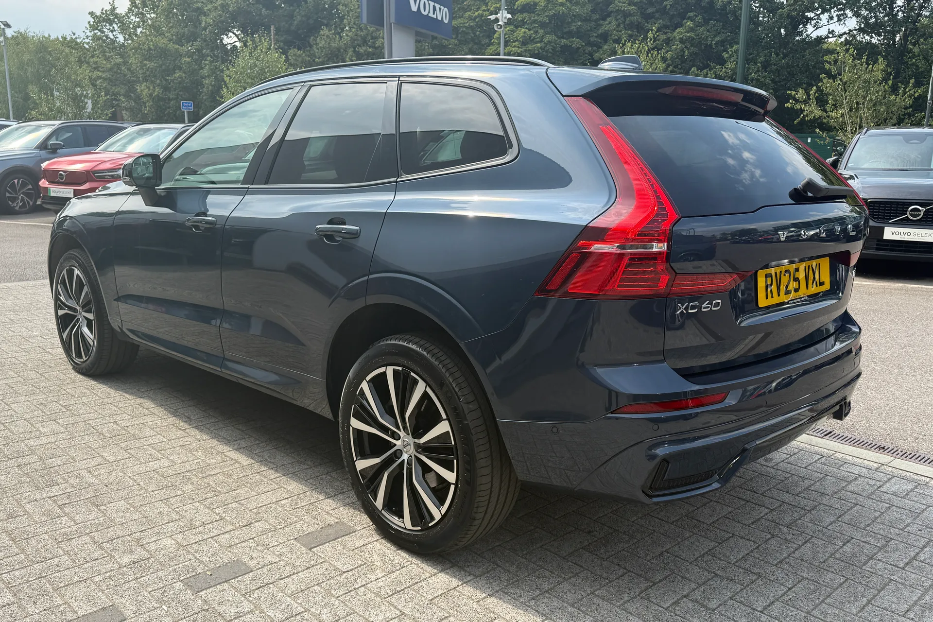 Volvo XC60 thumbnail image number 10