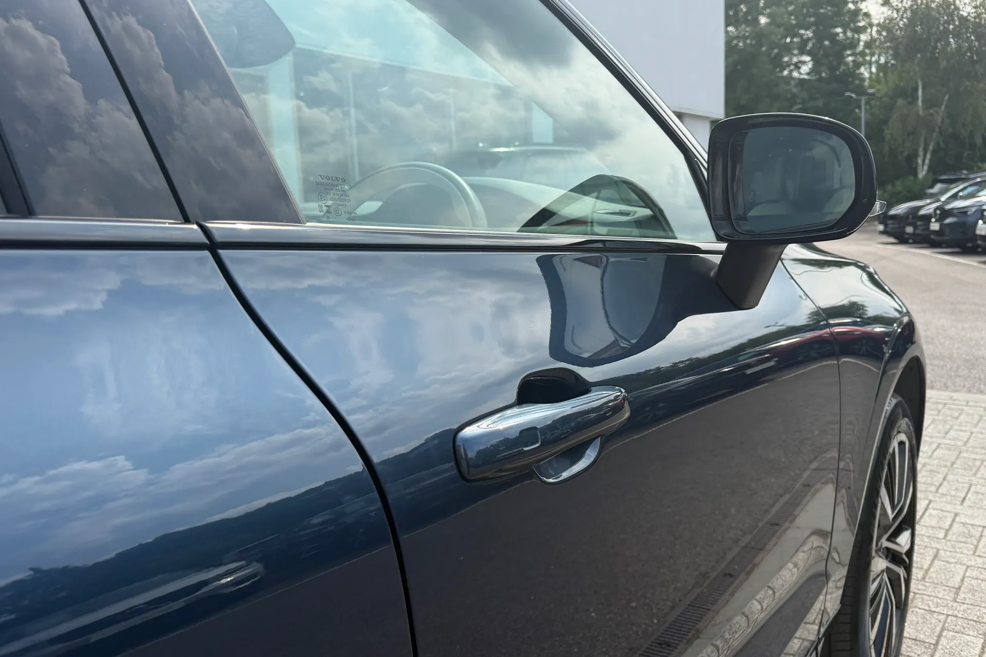 Volvo XC60 thumbnail image number 15