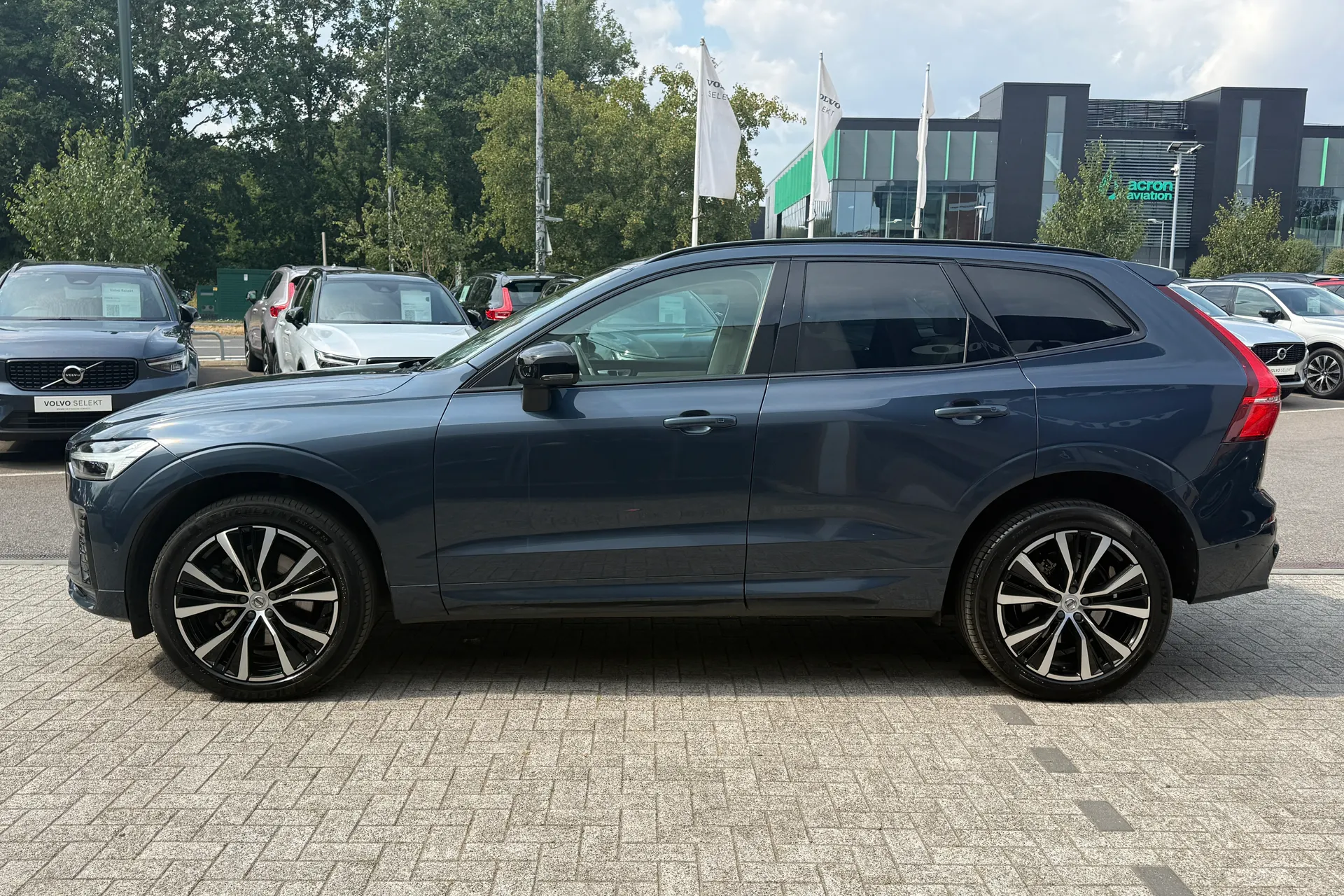 Volvo XC60 thumbnail image number 11