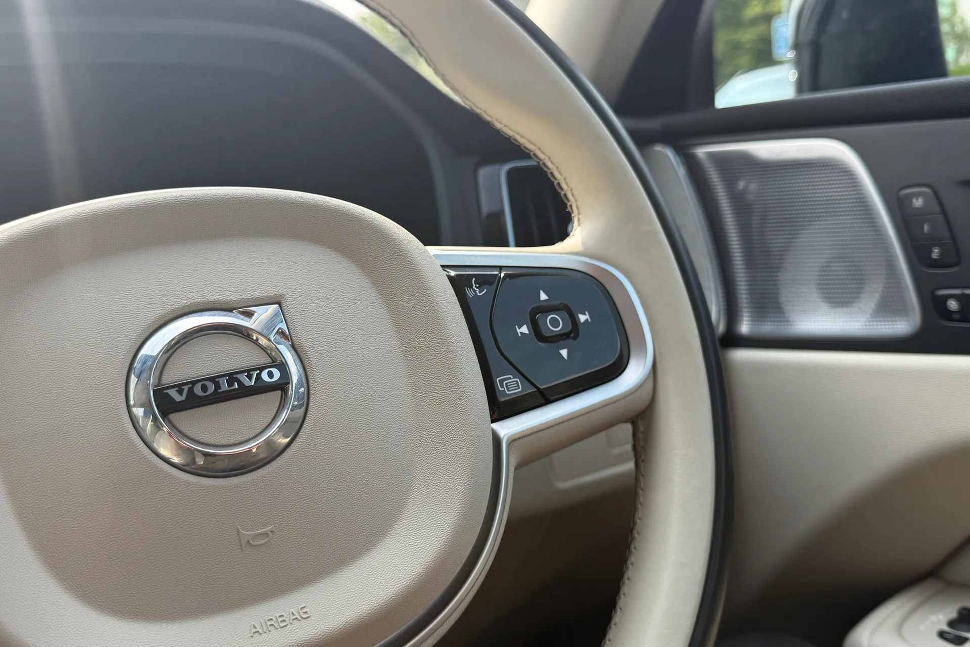Volvo XC60 thumbnail image number 37