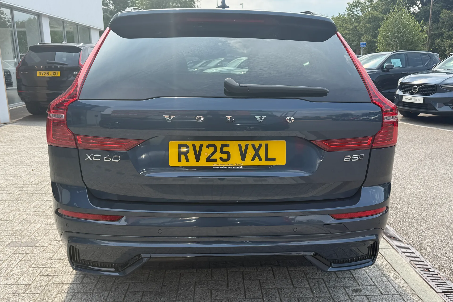 Volvo XC60 thumbnail image number 9