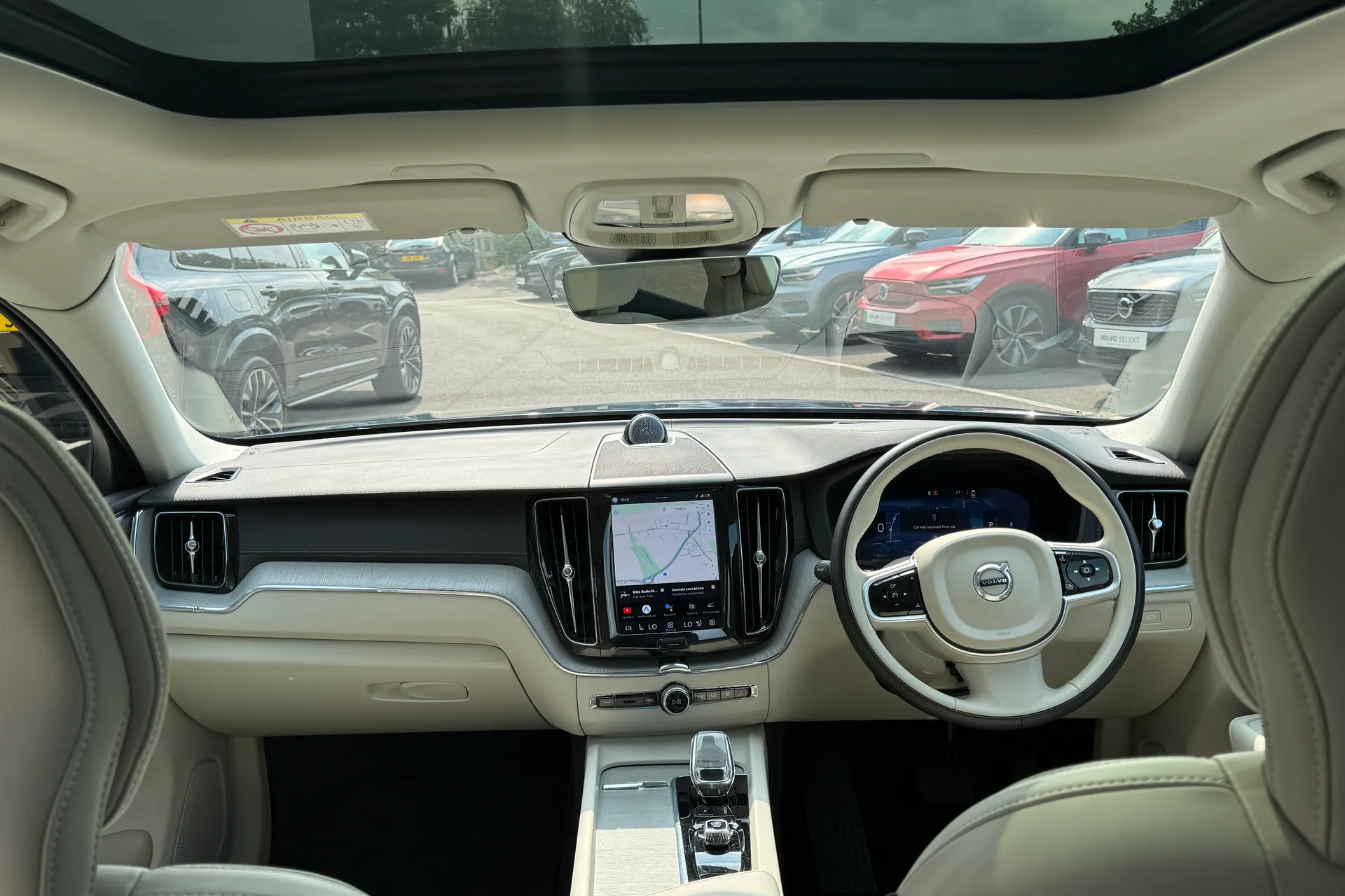 Volvo XC60 thumbnail image number 3